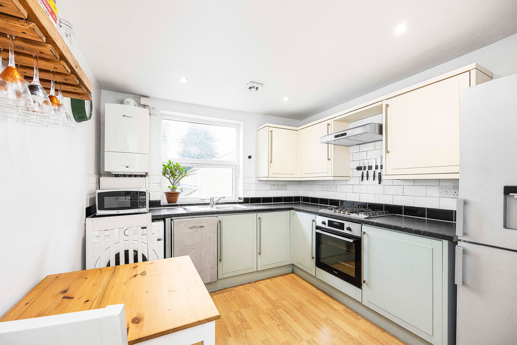 2 bed flat for sale in Chobham Road, London, E15  - Property Image 3