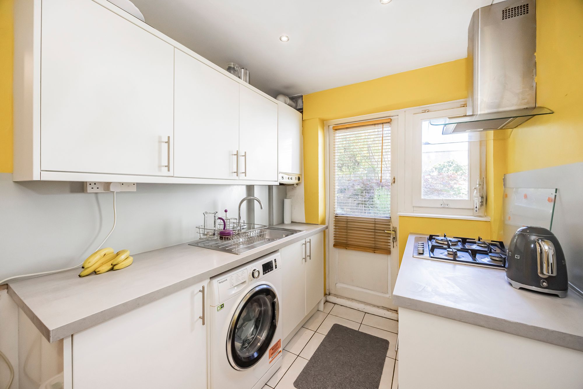 1 bed ground floor flat for sale in Vicarage Road, Leyton E10 7