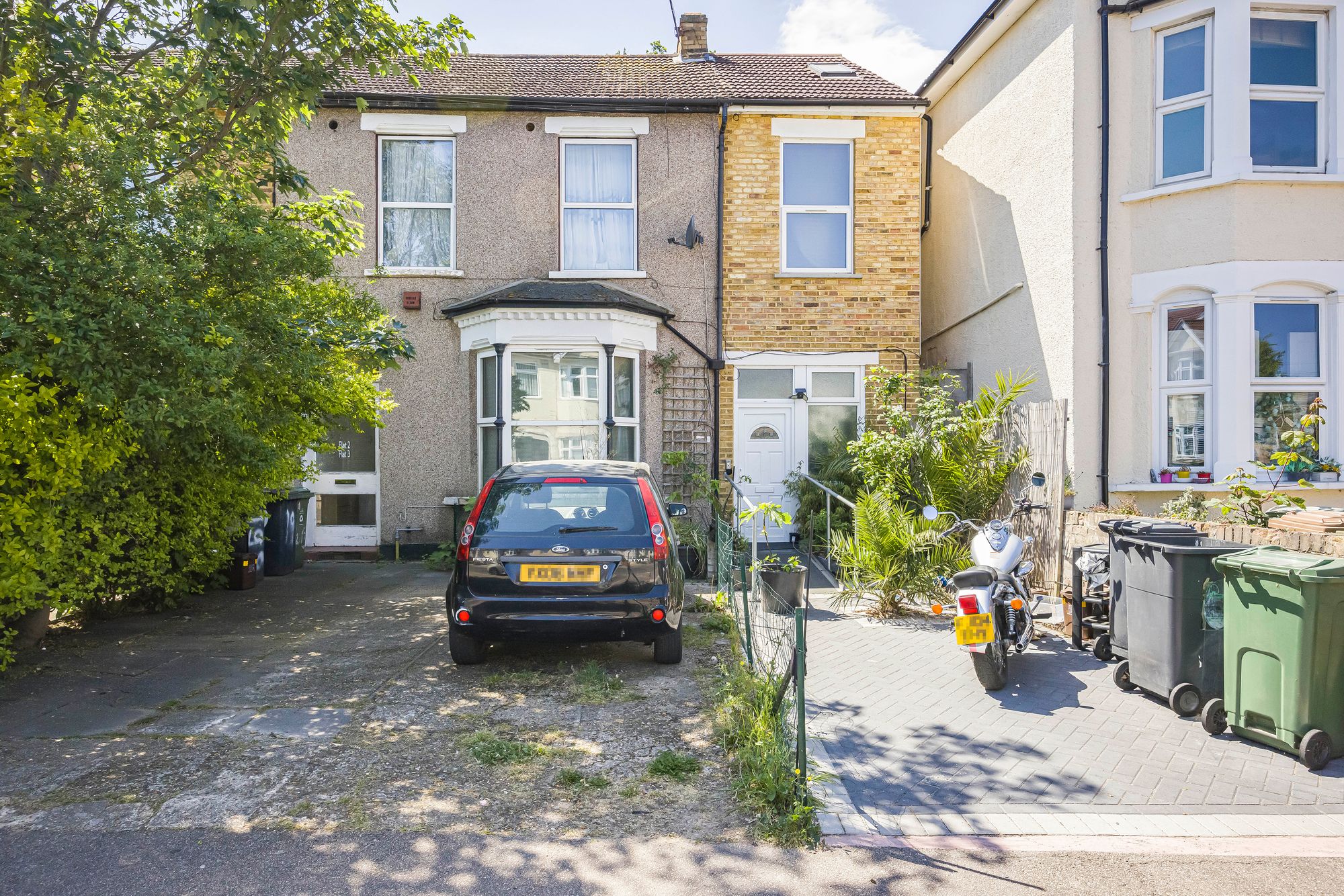 1 bed ground floor flat for sale in Vicarage Road, Leyton E10  - Property Image 1