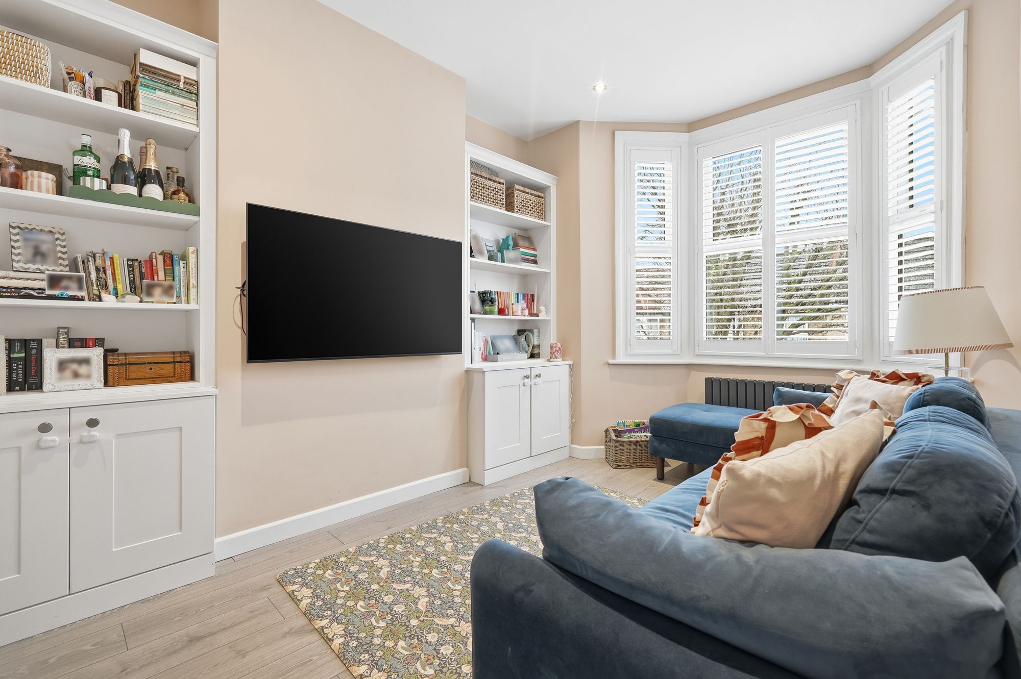 2 bed flat for sale in Huxley Road, Leyton, E10 8