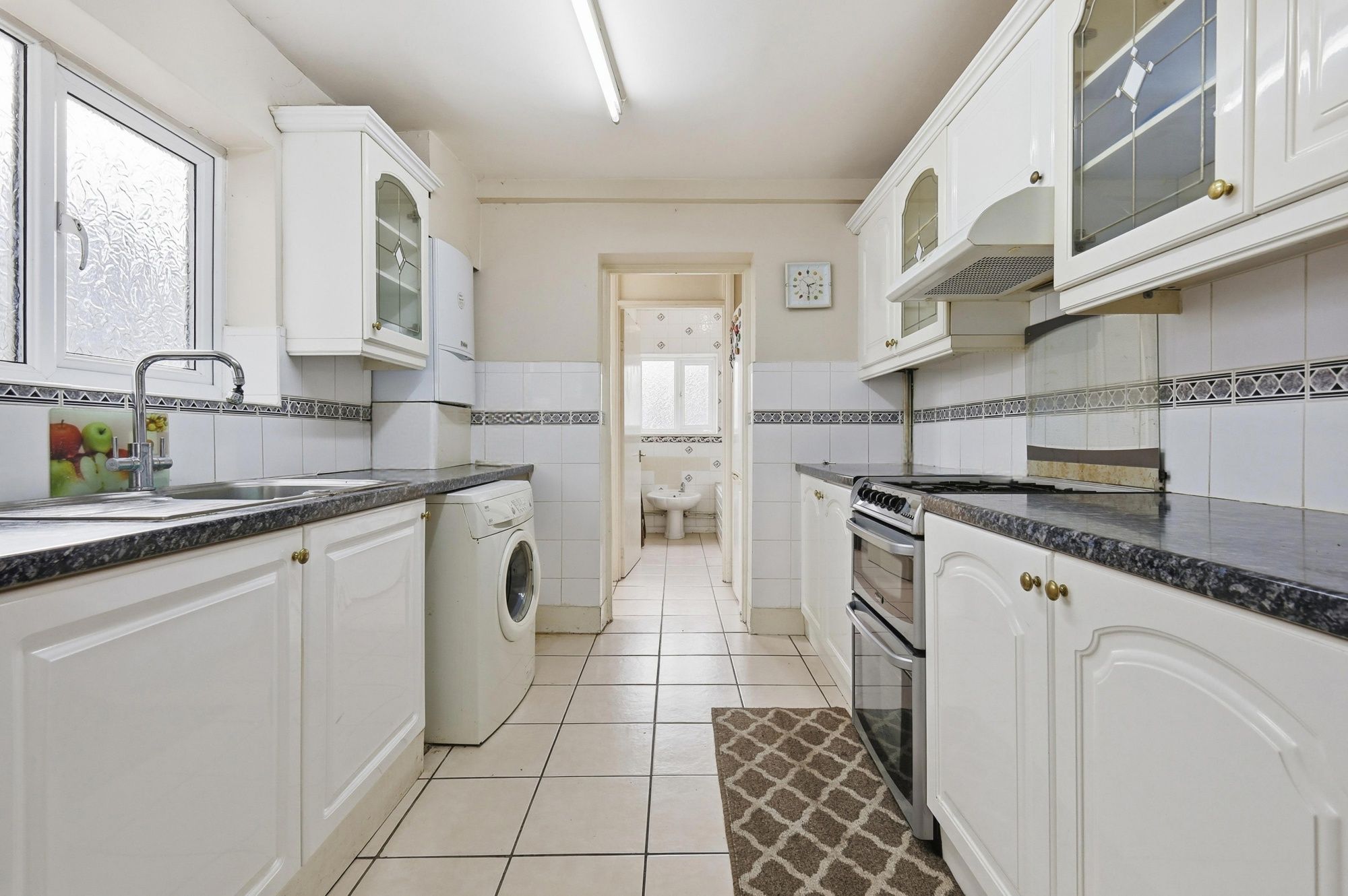 3 bed mid-terraced house for sale in Manor Road, Leyton, E10  - Property Image 6