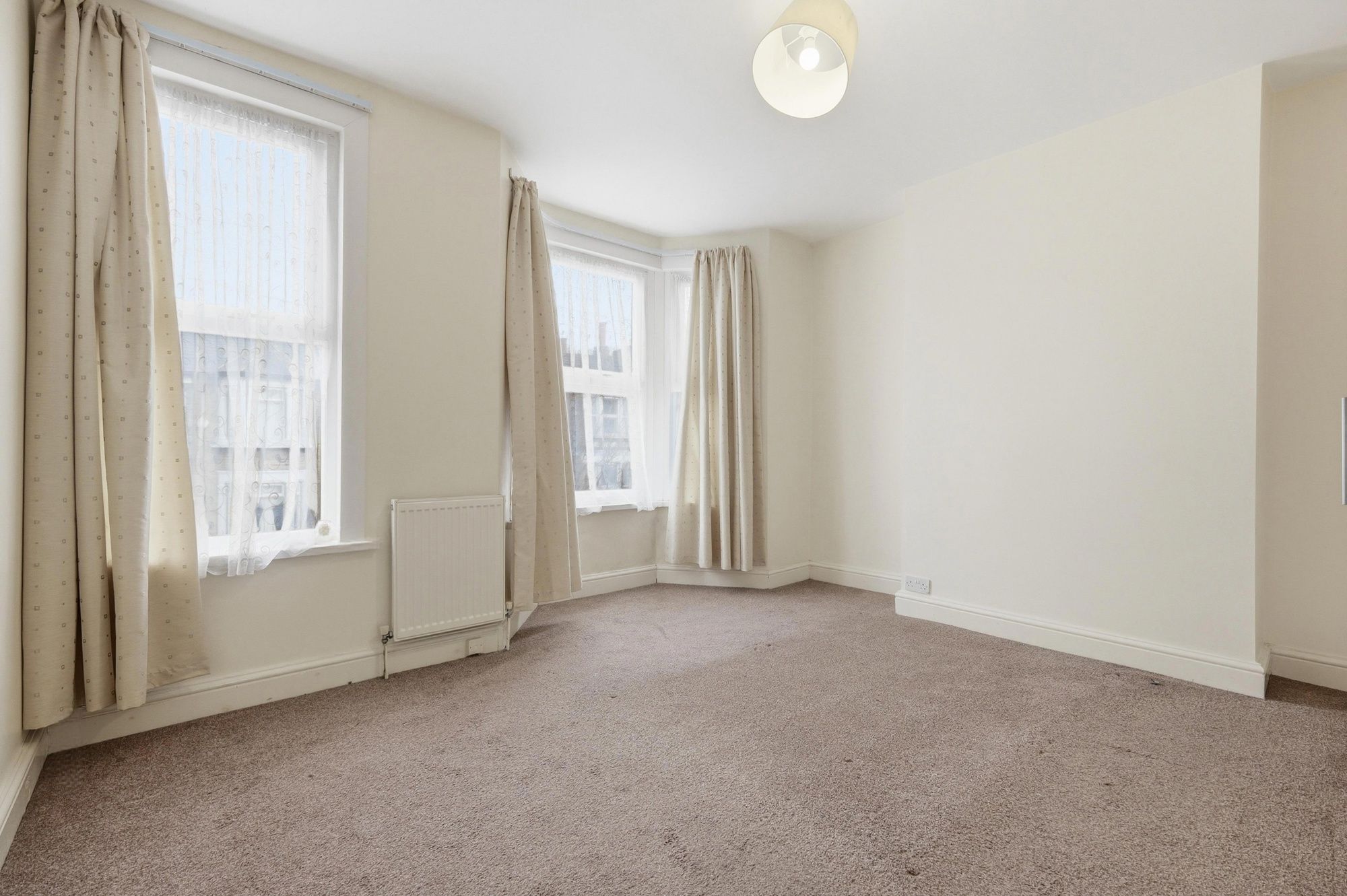 3 bed mid-terraced house for sale in Manor Road, Leyton, E10  - Property Image 11