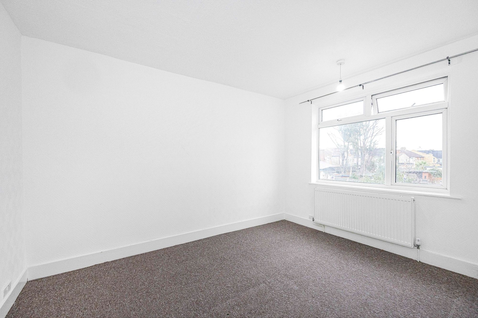 3 bed terraced house for sale in Higham Hill Road, London, E17  - Property Image 11