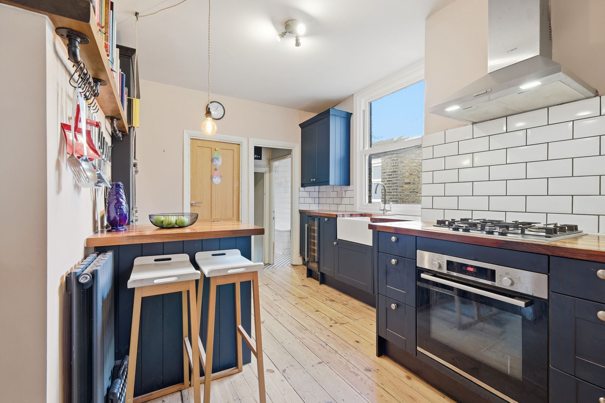 2 bed flat for sale in Richmond Road, London, E11  - Property Image 13