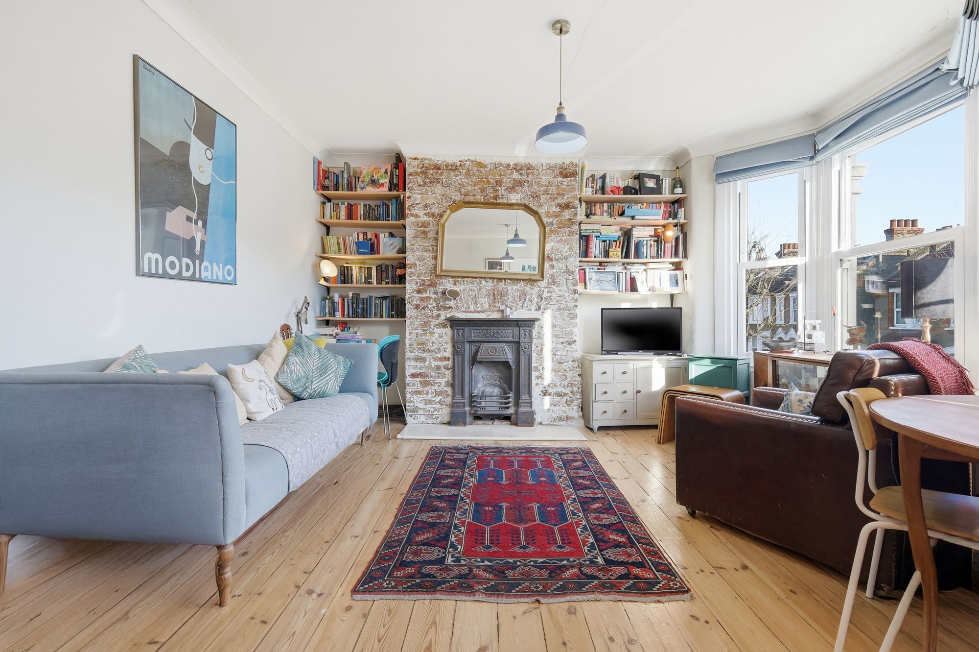 2 bed flat for sale in Richmond Road, London, E11  - Property Image 2