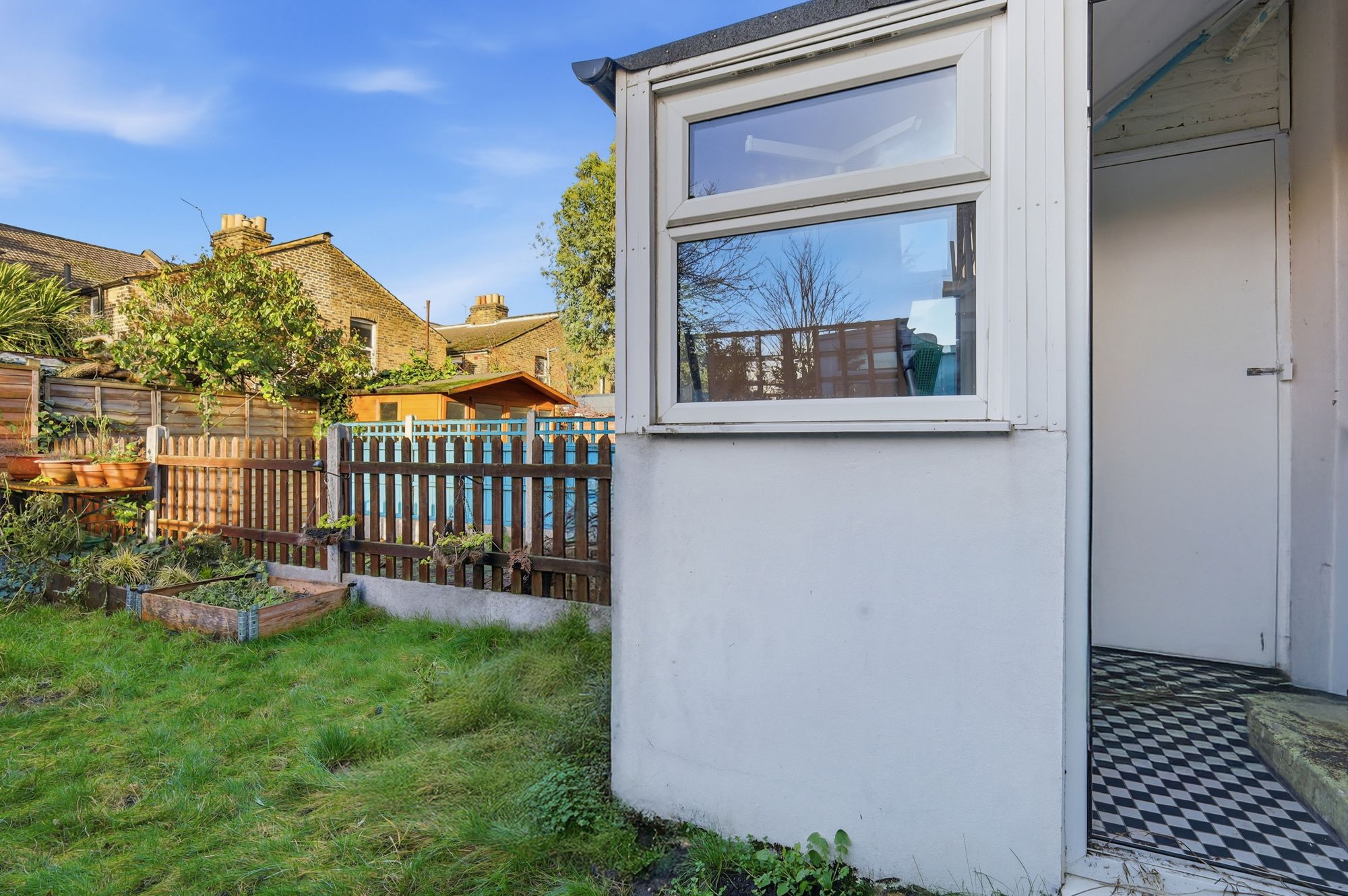 2 bed flat for sale in Richmond Road, London, E11 17