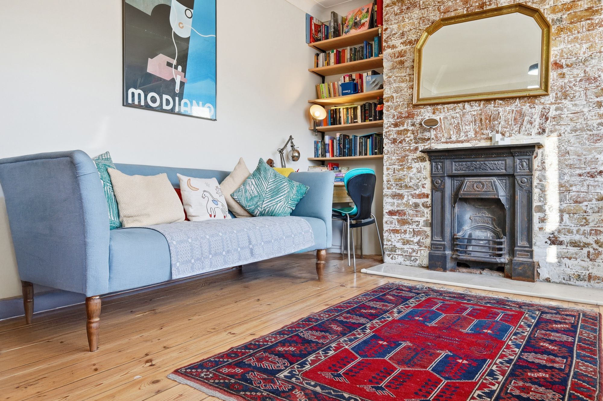 2 bed flat for sale in Richmond Road, London, E11 8