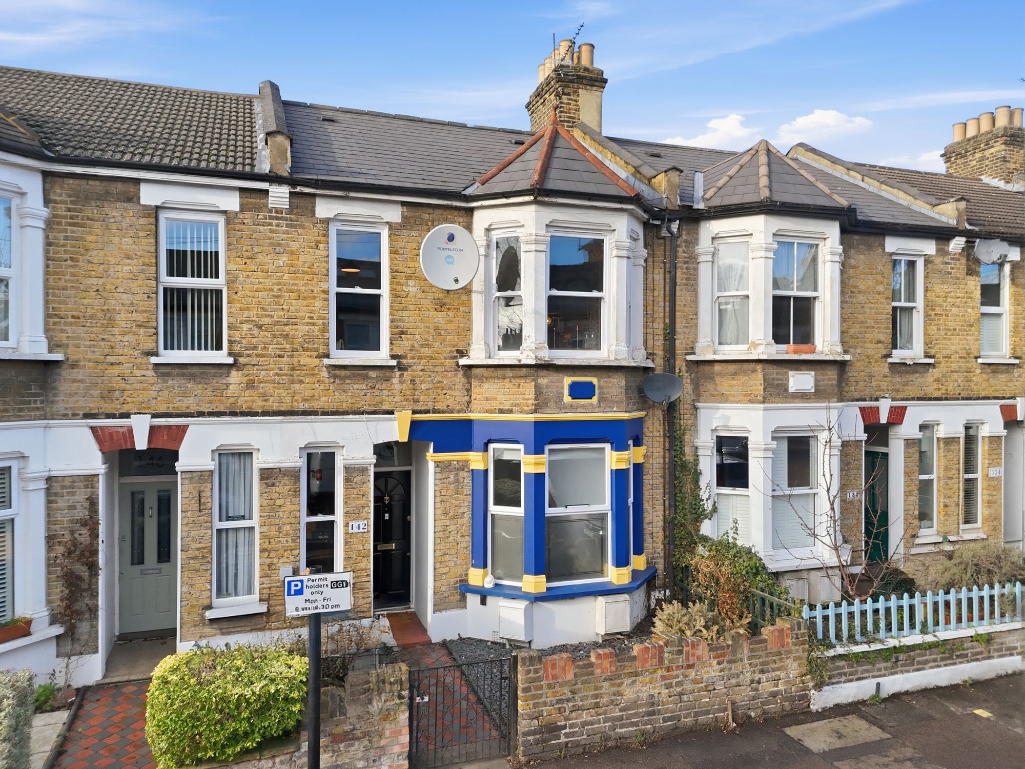 2 bed flat for sale in Richmond Road, London, E11  - Property Image 1