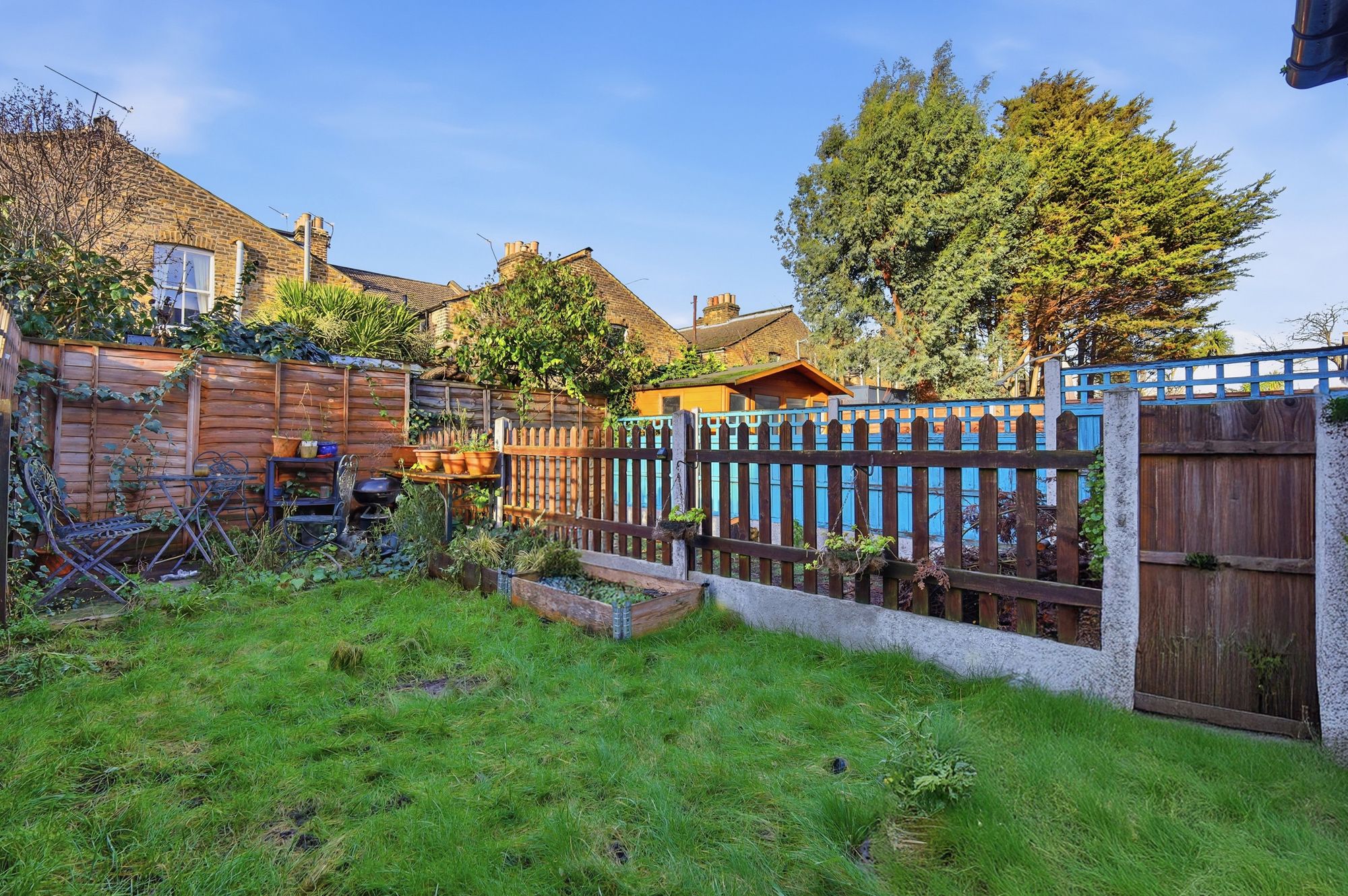 2 bed flat for sale in Richmond Road, London, E11 18