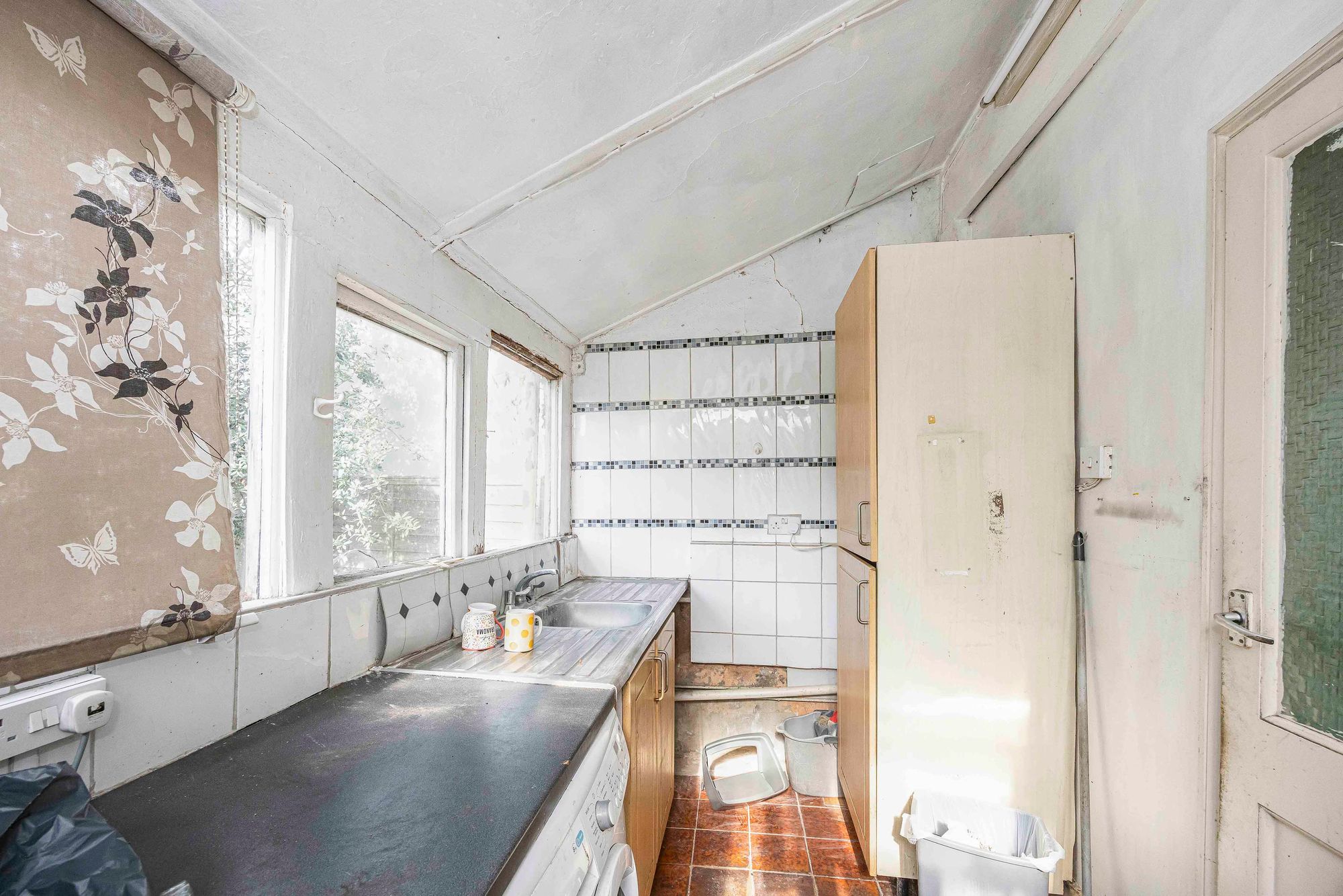 3 bed mid-terraced house for sale in St. Georges Road, Leyton 6