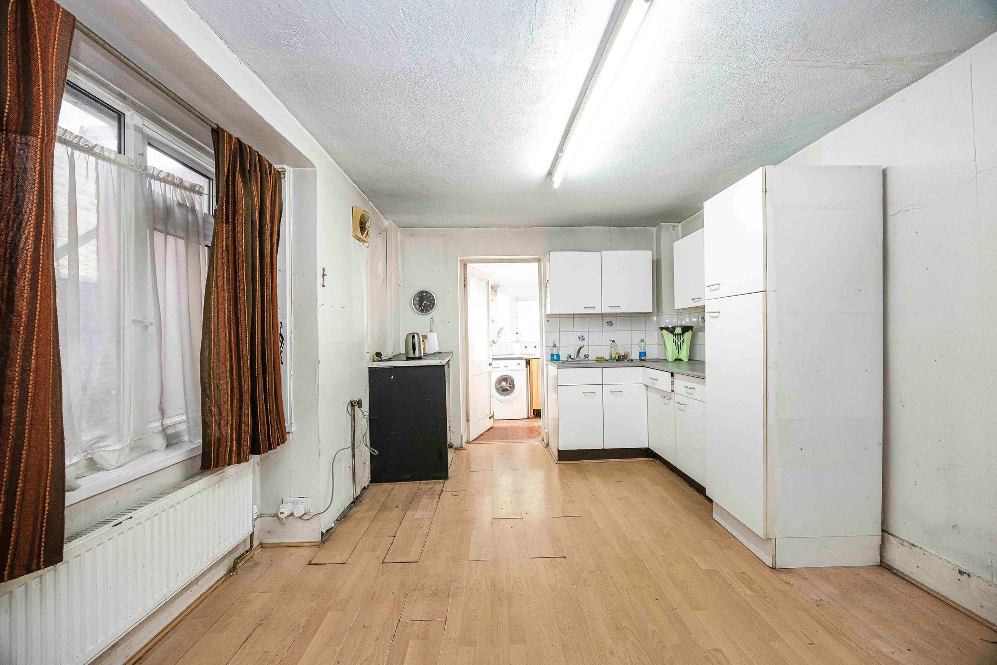 3 bed mid-terraced house for sale in St. Georges Road, Leyton  - Property Image 3