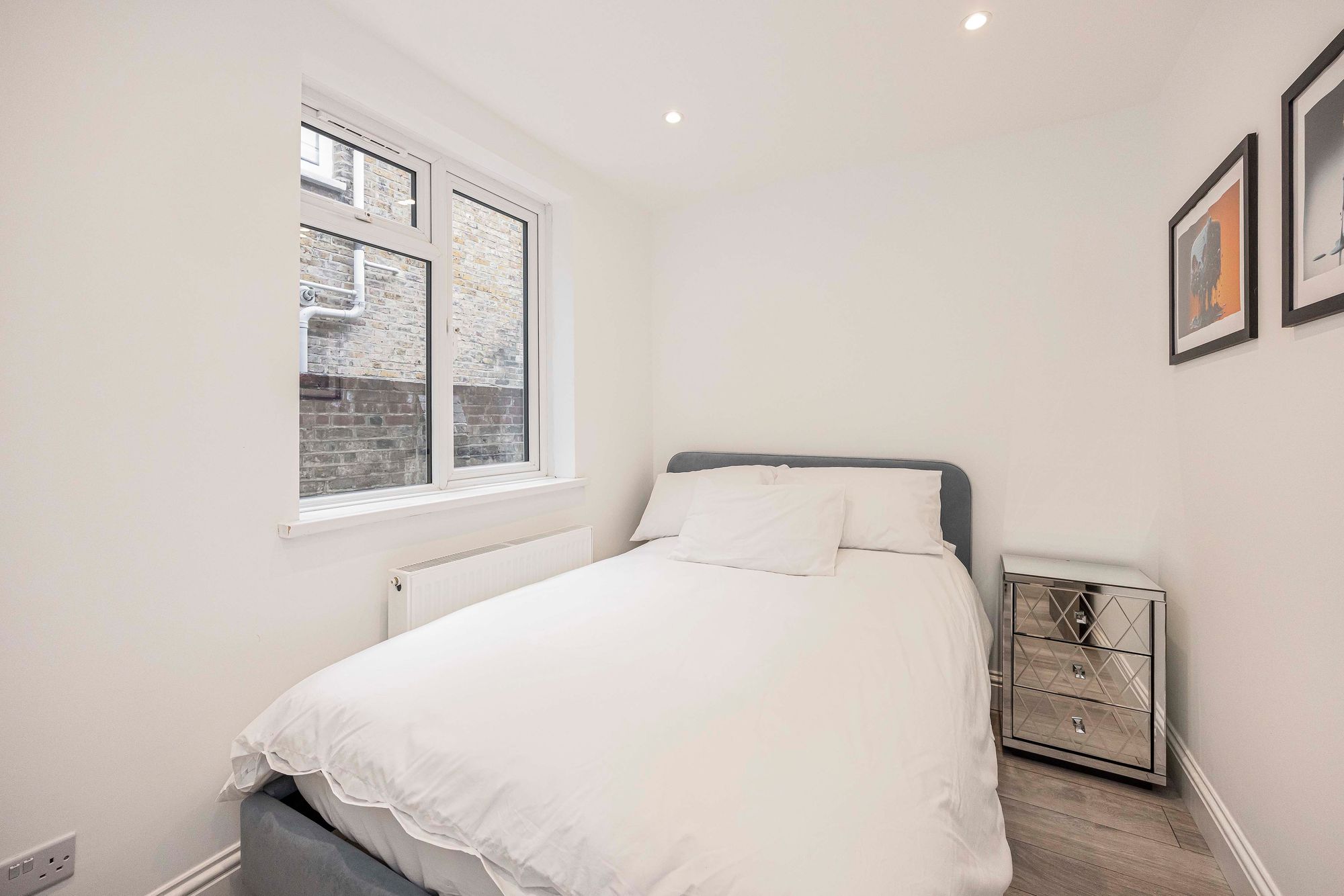 2 bed flat for sale in Ashburnham Road, London, NW10  - Property Image 11