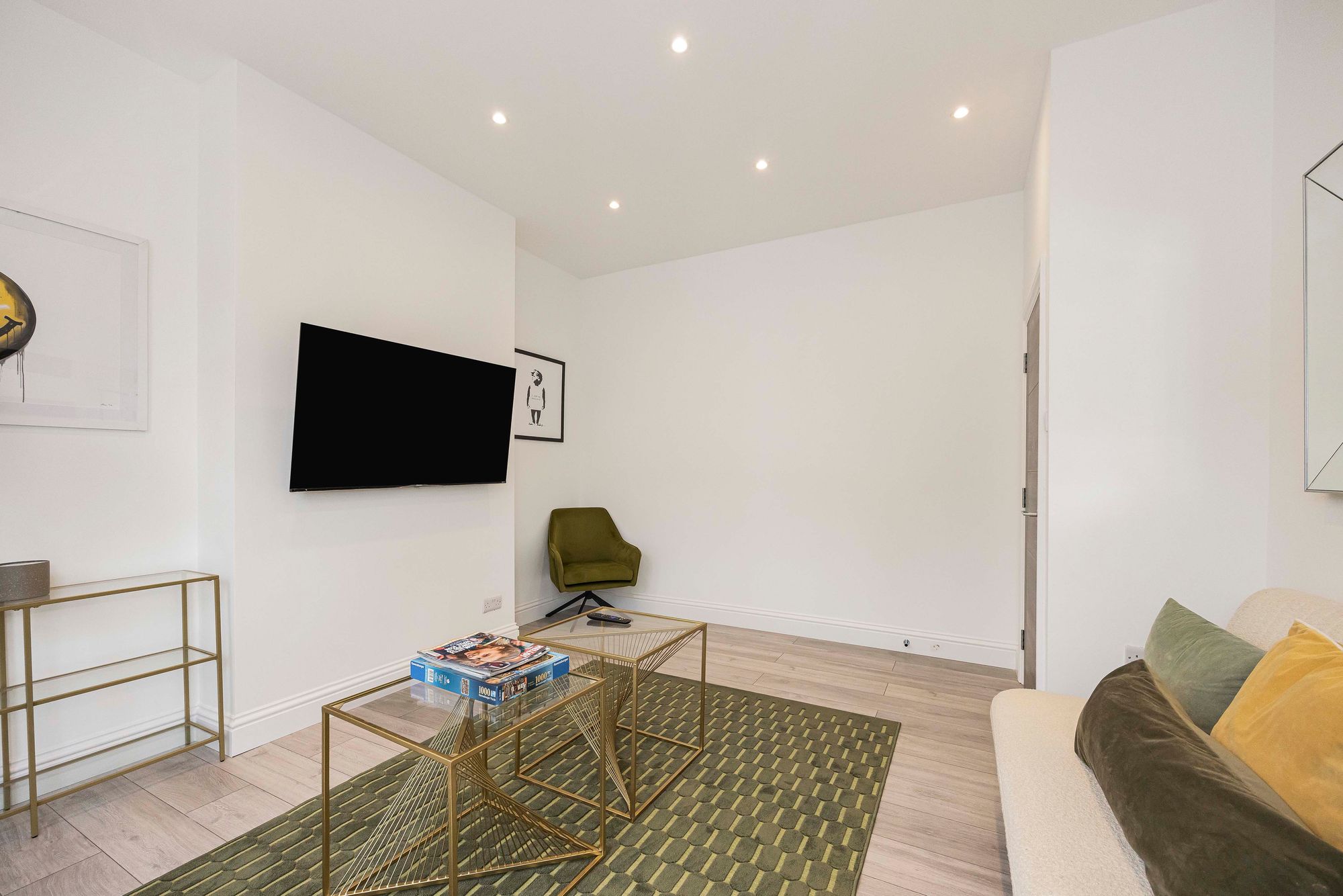 2 bed flat for sale in Ashburnham Road, London, NW10  - Property Image 9