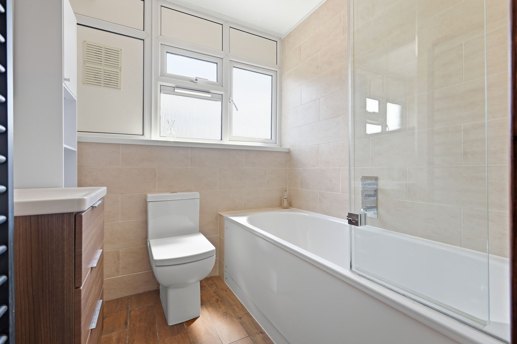 2 bed flat for sale in Beaumont Road, Ayerst Court, Leyton, E10  - Property Image 9