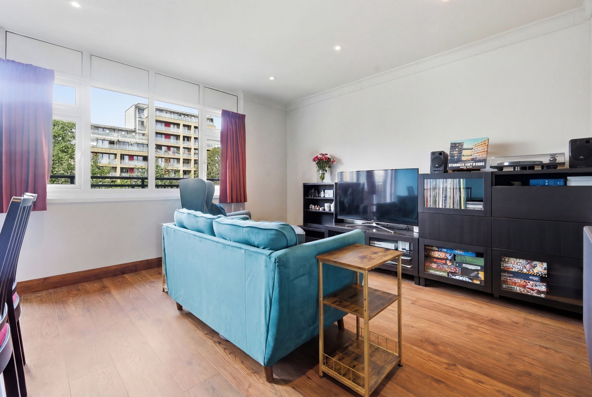 2 bed flat for sale in Beaumont Road, Ayerst Court, Leyton, E10  - Property Image 2