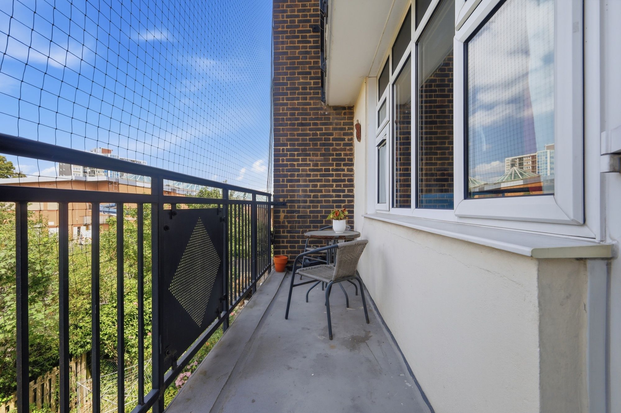 2 bed flat for sale in Beaumont Road, Ayerst Court, Leyton, E10  - Property Image 4