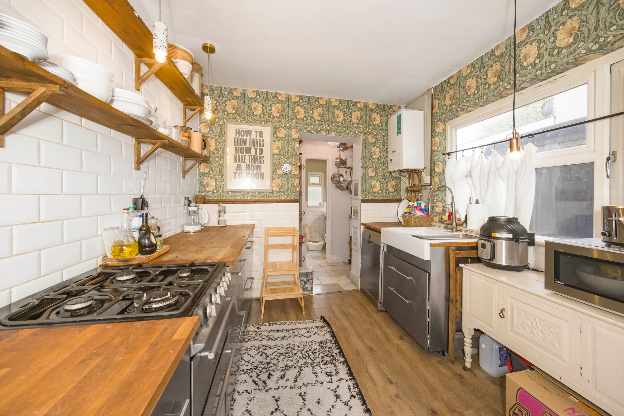 5 bed flat to rent in Church Road, Leyton, E10 12