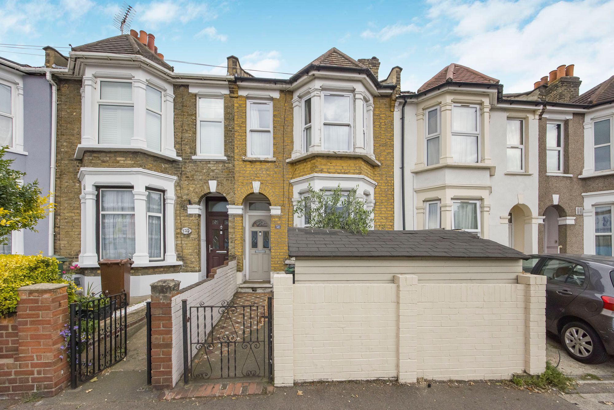 5 bed flat to rent in Church Road, Leyton, E10