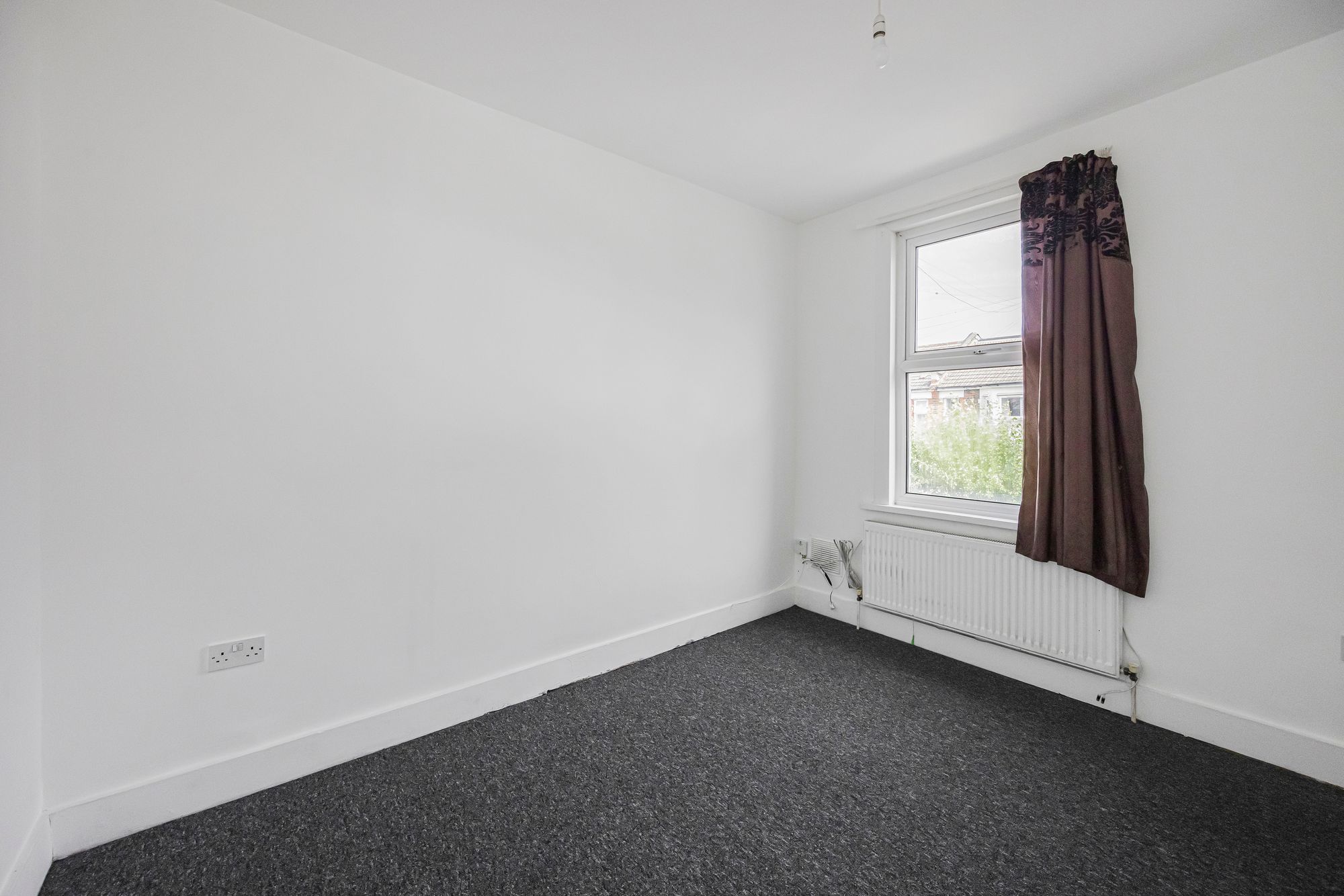 2 bed flat for sale in Morley Road, Leyton, E10 3