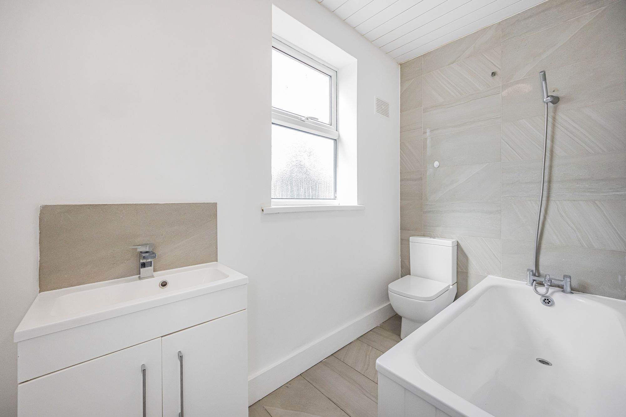 2 bed flat for sale in Morley Road, Leyton, E10 6