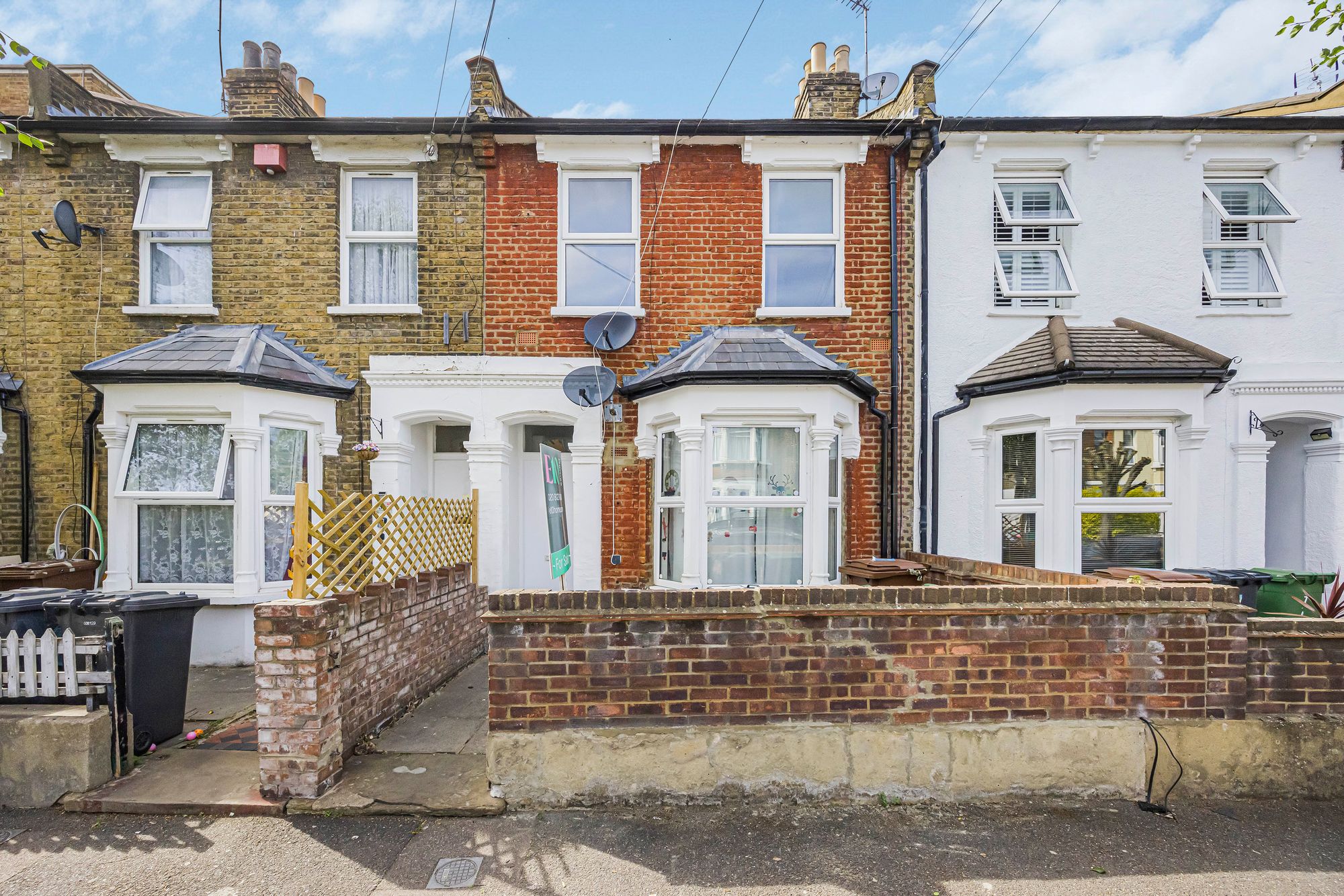 2 bed flat for sale in Morley Road, Leyton, E10 - Property Image 1