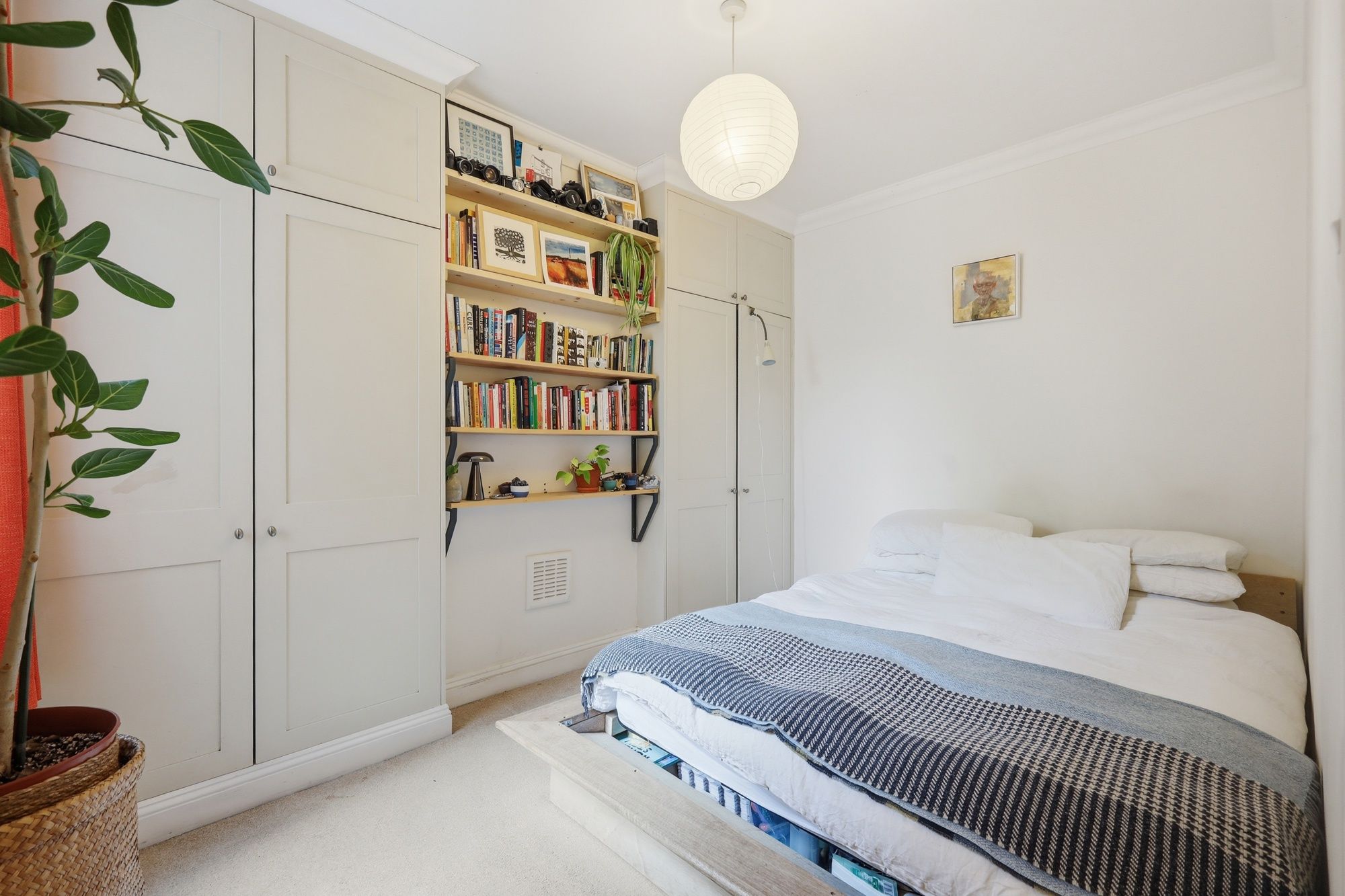 2 bed flat for sale in Francis Road, Leyton, E10 6