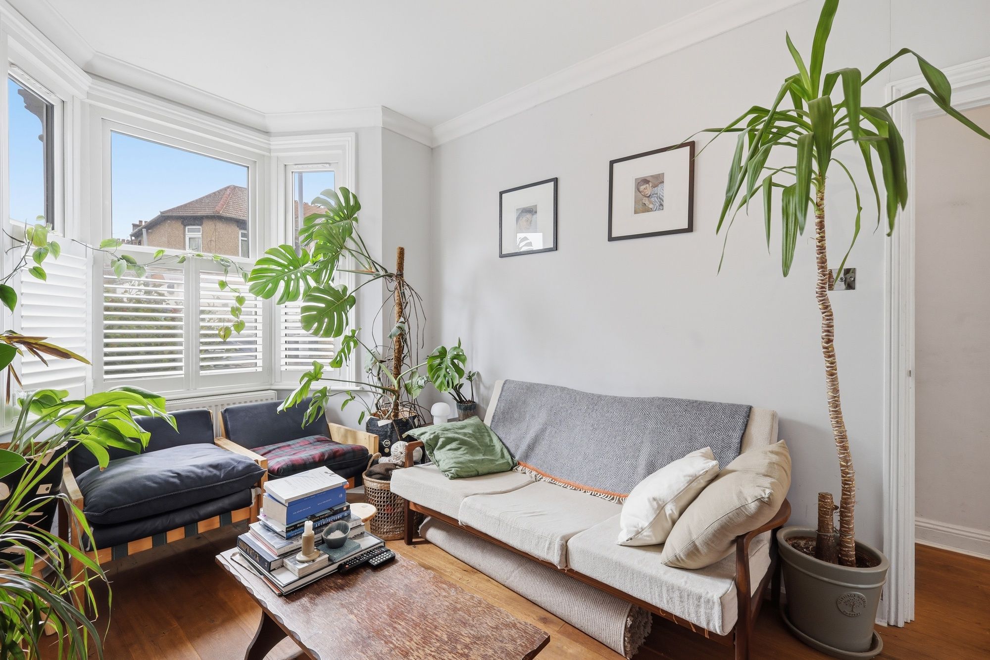 2 bed flat for sale in Francis Road, Leyton, E10  - Property Image 3