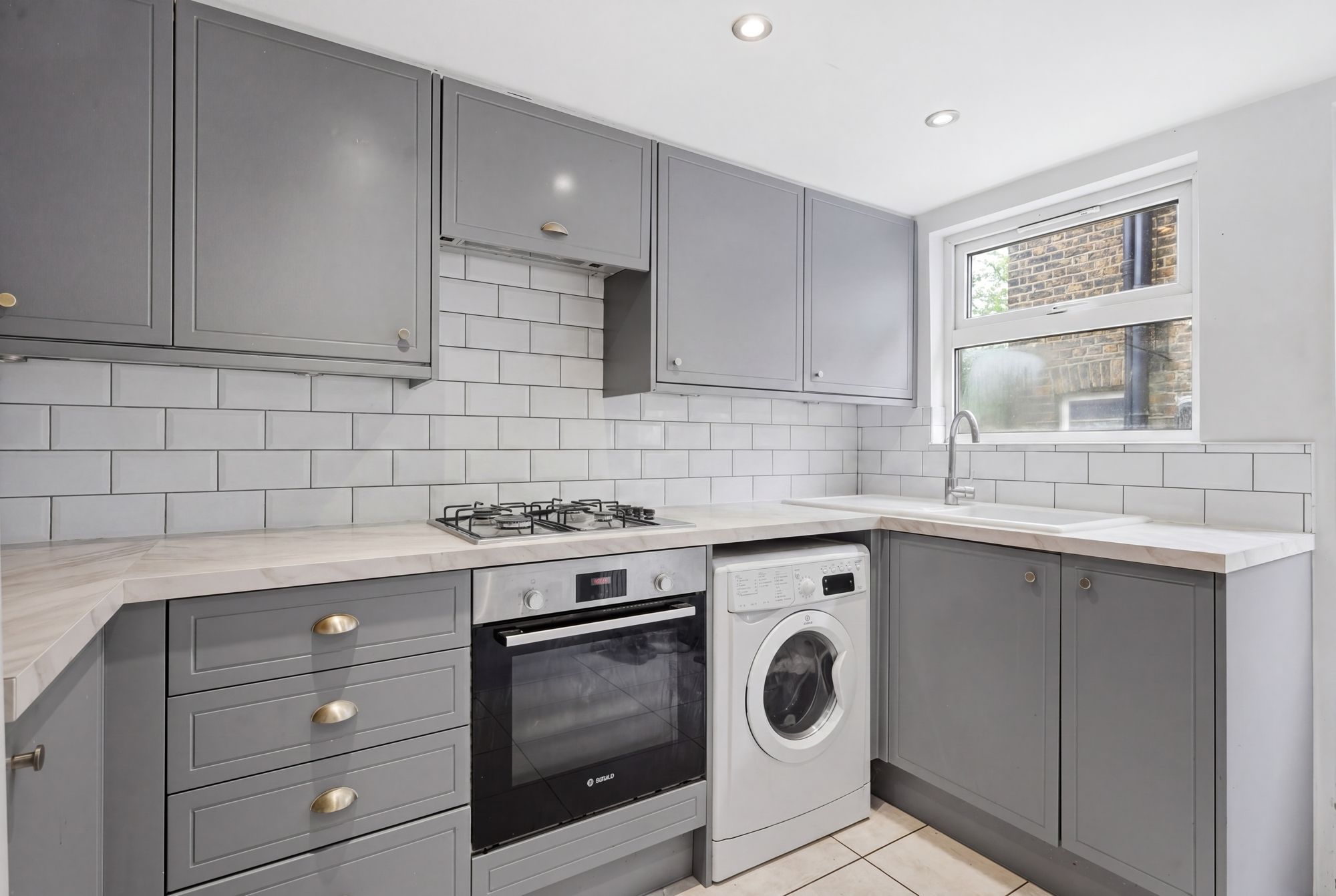 2 bed flat for sale in Francis Road, Leyton, E10  - Property Image 4