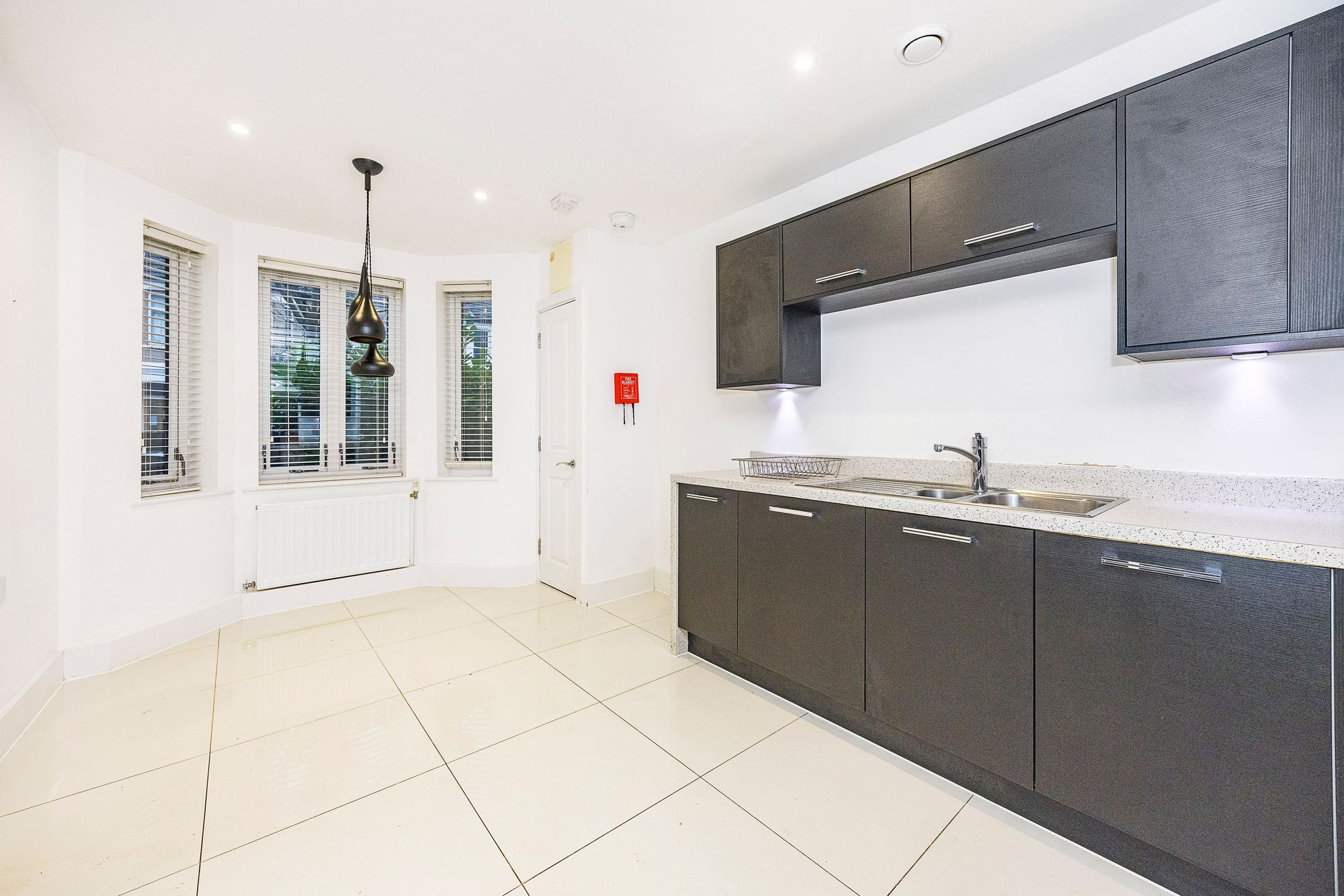 4 bed terraced house for sale in Claude Road, Leyton, E10  - Property Image 3