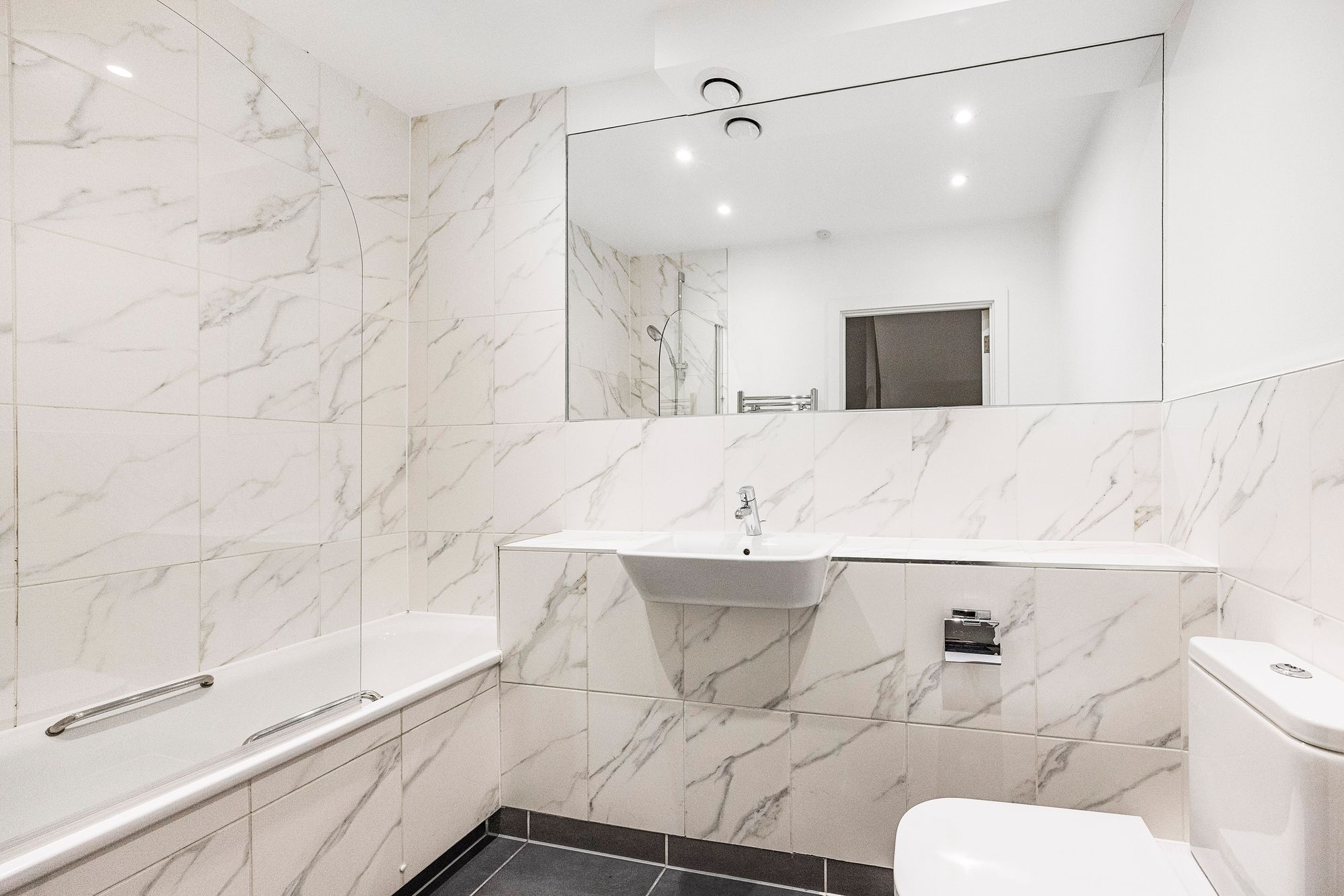 4 bed terraced house for sale in Claude Road, Leyton, E10  - Property Image 16