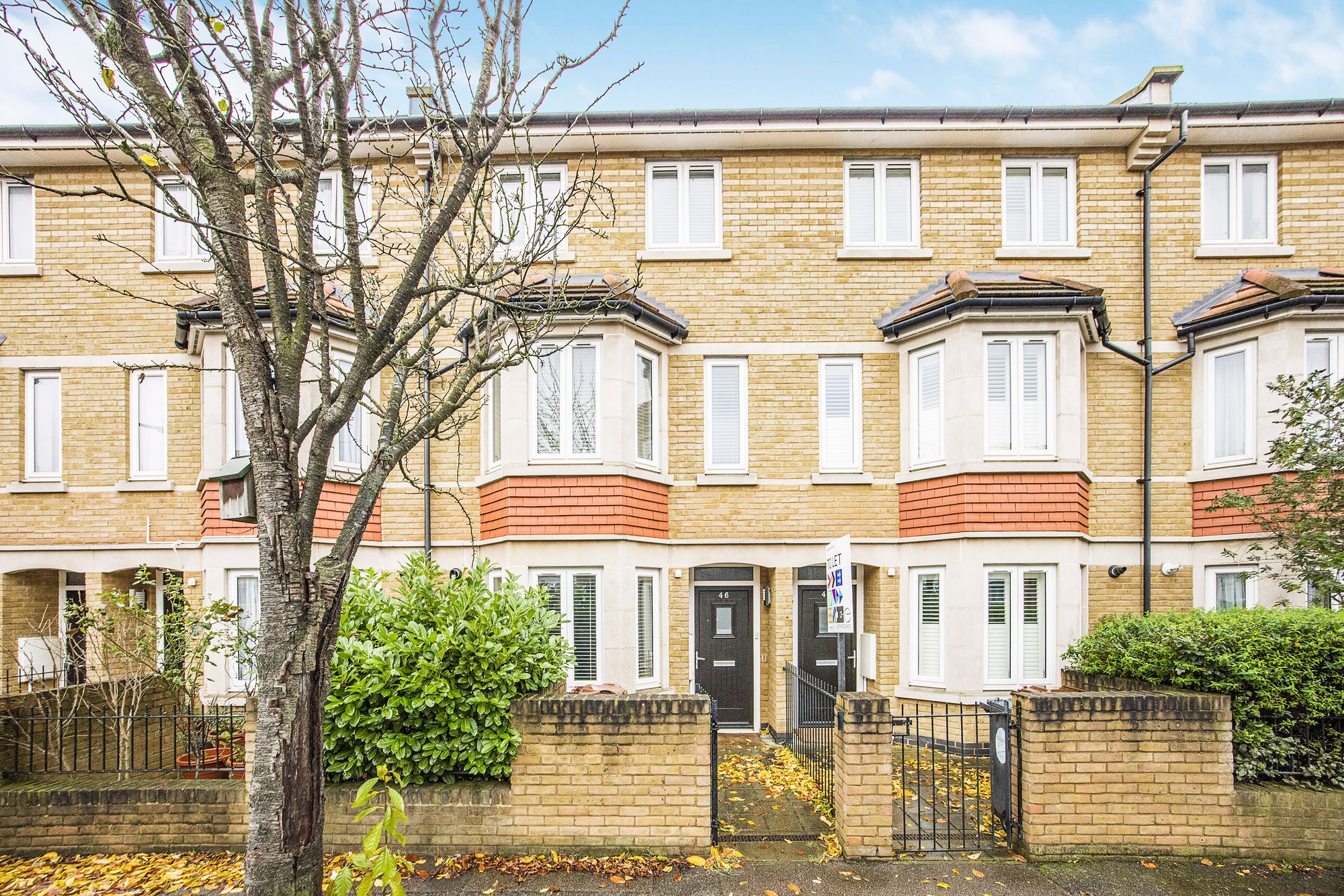 4 bed terraced house for sale in Claude Road, Leyton, E10  - Property Image 1