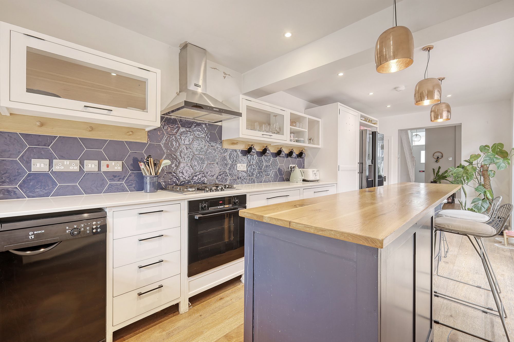 4 bed mid-terraced house for sale in Murchison Road, London, E10  - Property Image 3