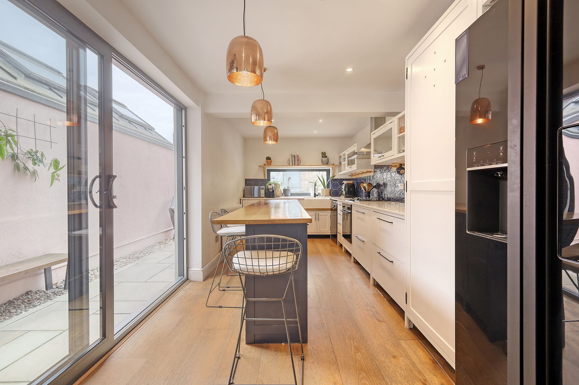 4 bed mid-terraced house for sale in Murchison Road, London, E10  - Property Image 9