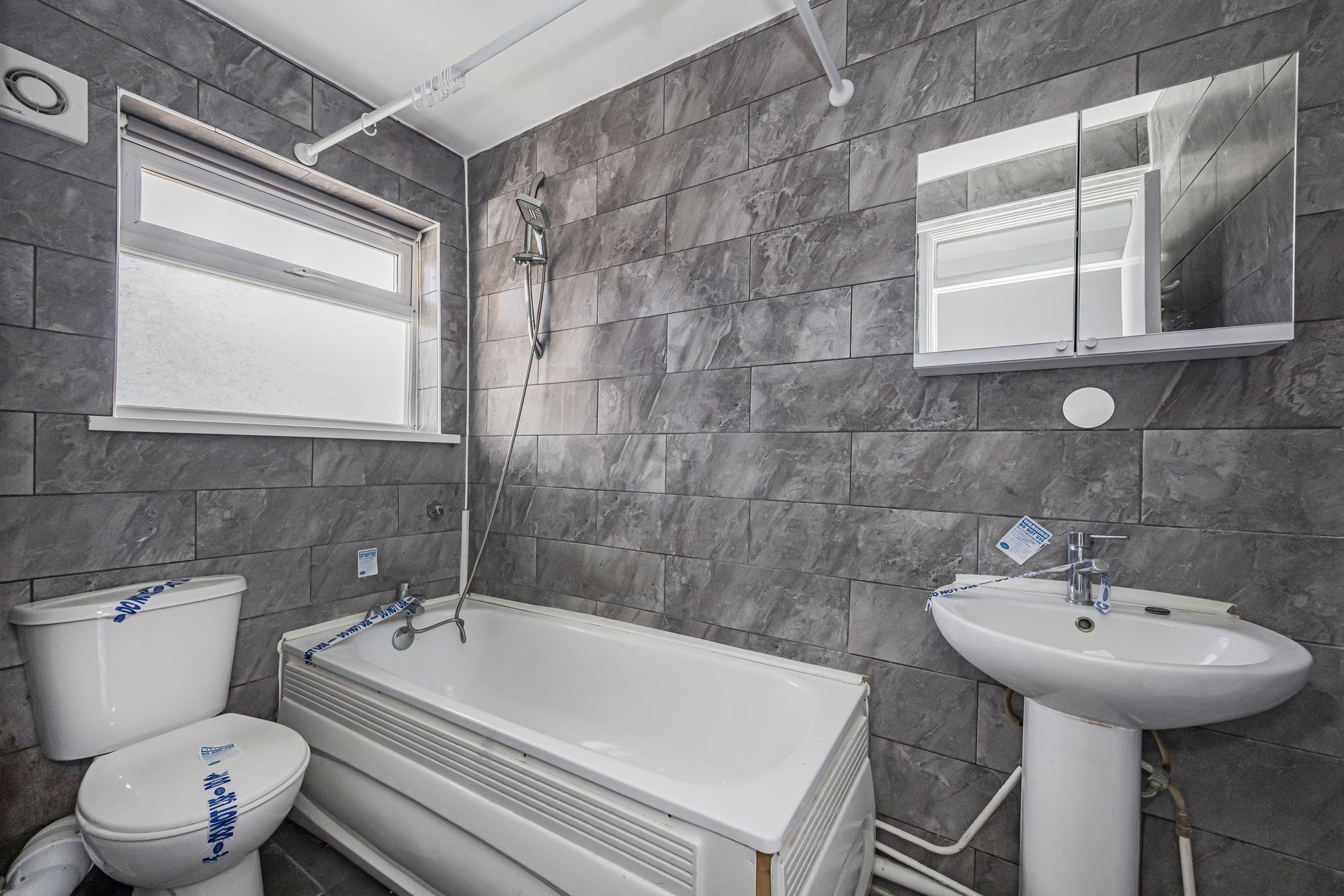 2 bed flat for sale in Bridge Court, Lea Bridge Road, Leyton, E10  - Property Image 6