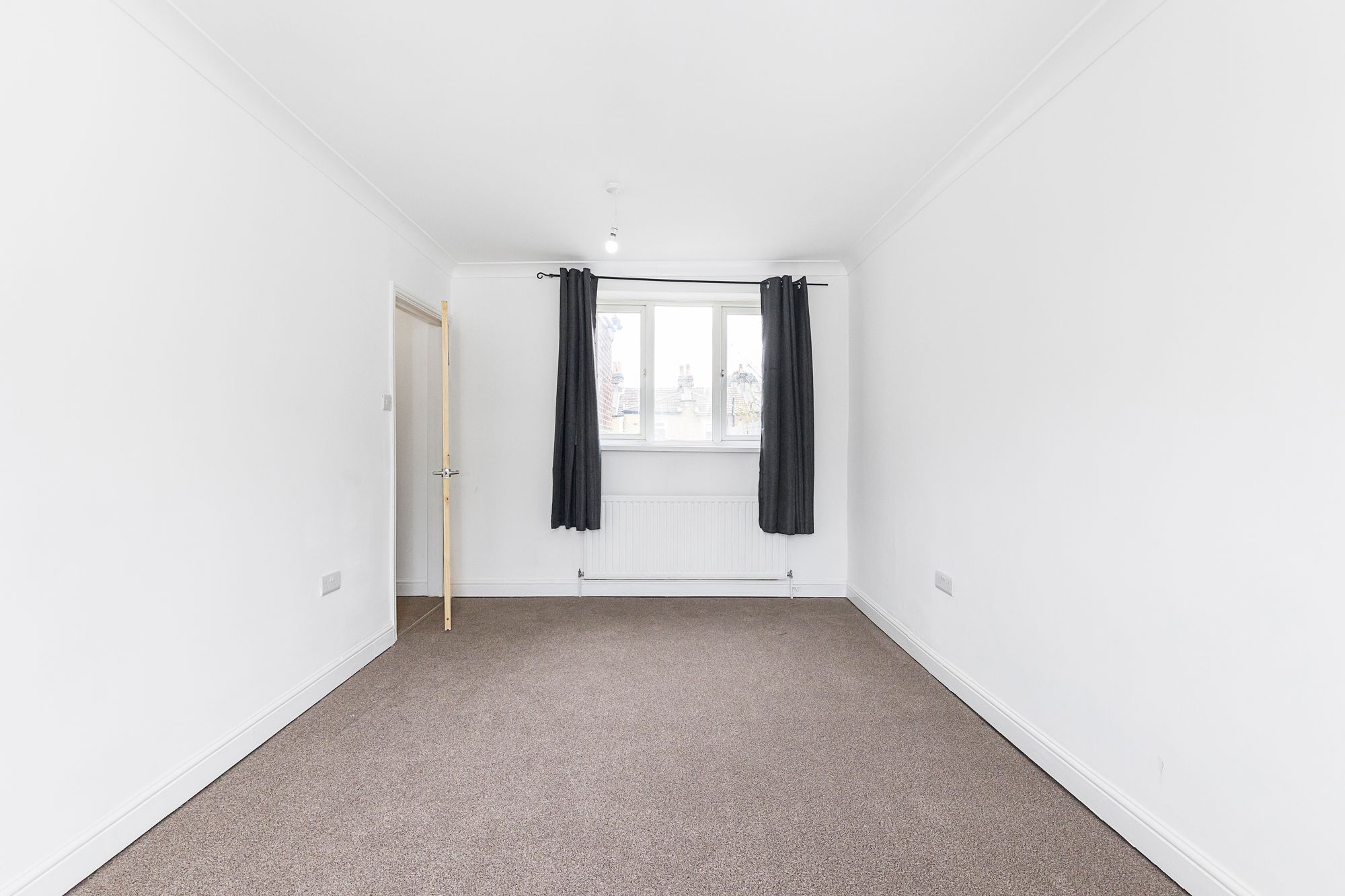 3 bed house to rent in Ashville Road, Leytonstone, E11 2