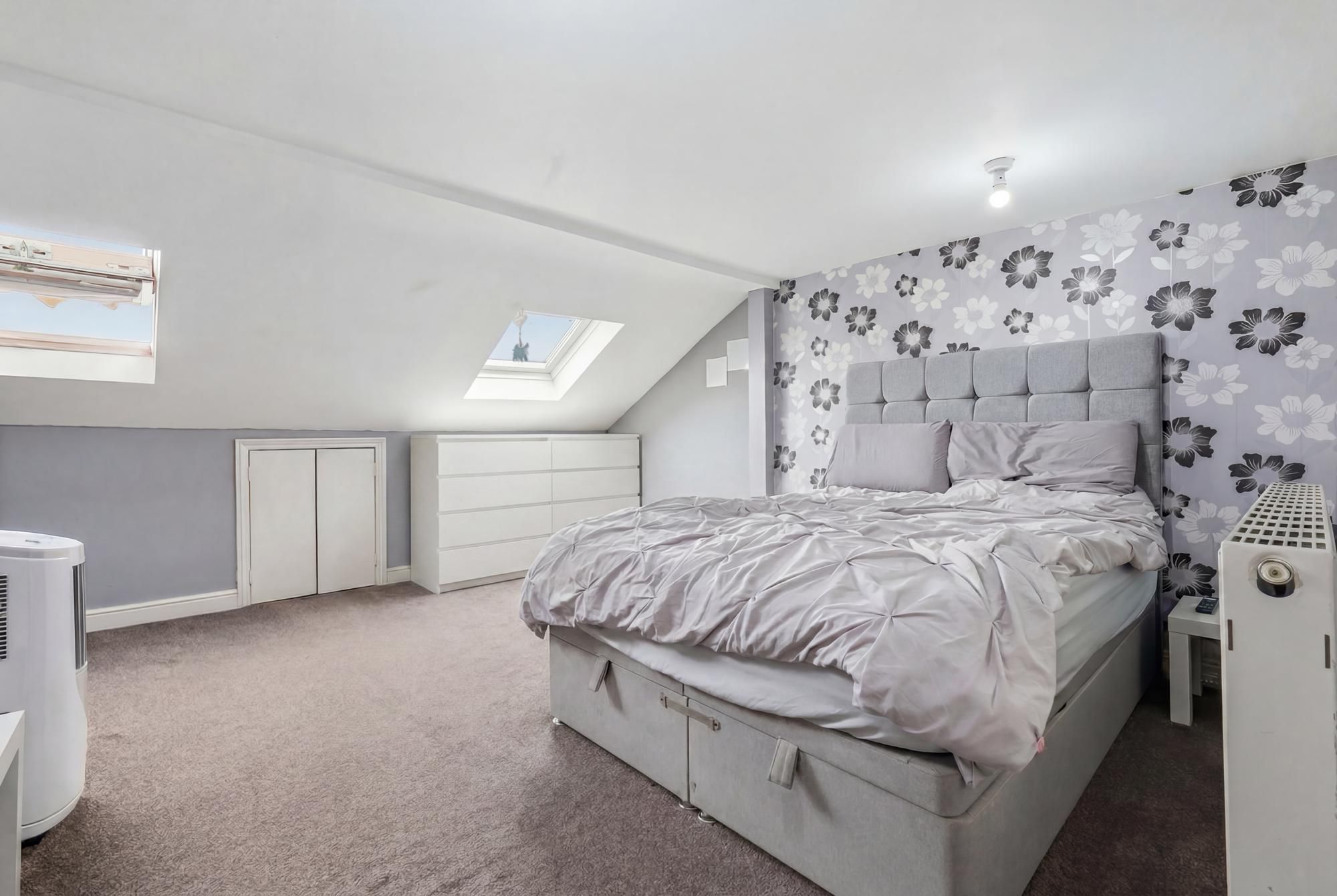 6 bed end of terrace house for sale in Beaconsfield Road, Leyton, E10 8