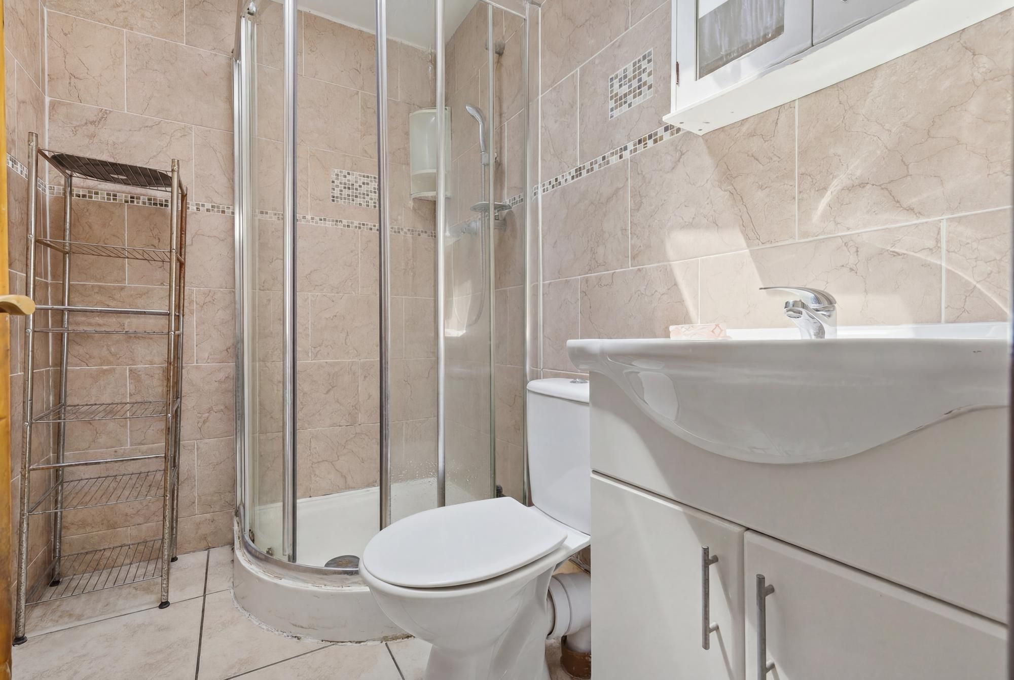 6 bed end of terrace house for sale in Beaconsfield Road, Leyton, E10 10