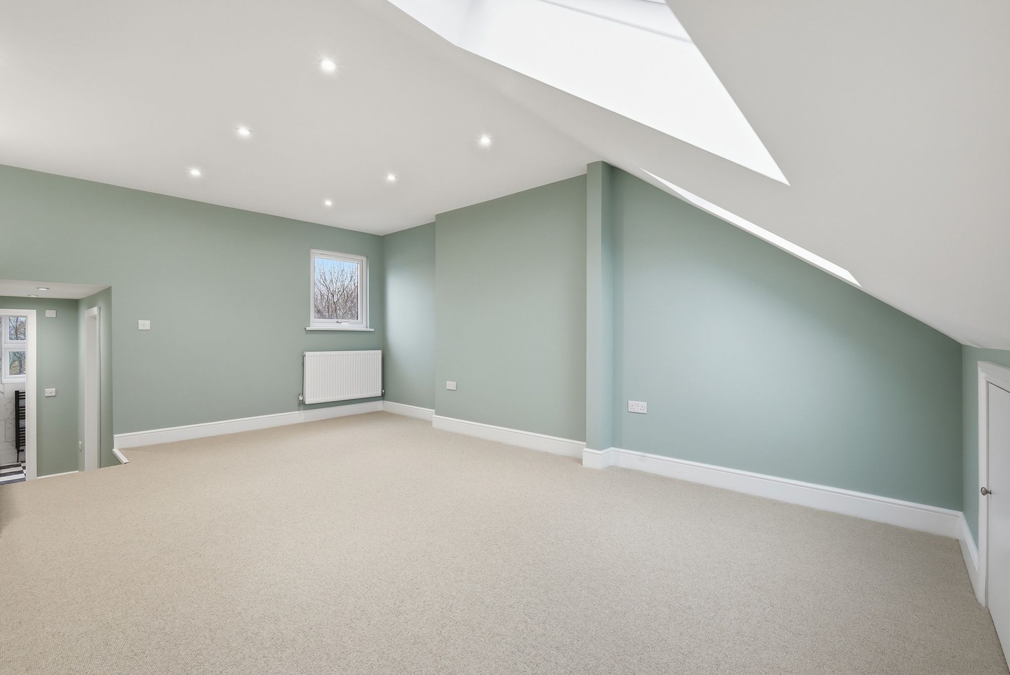 4 bed mid-terraced house for sale in St. Marys Road, Leyton, E10  - Property Image 34