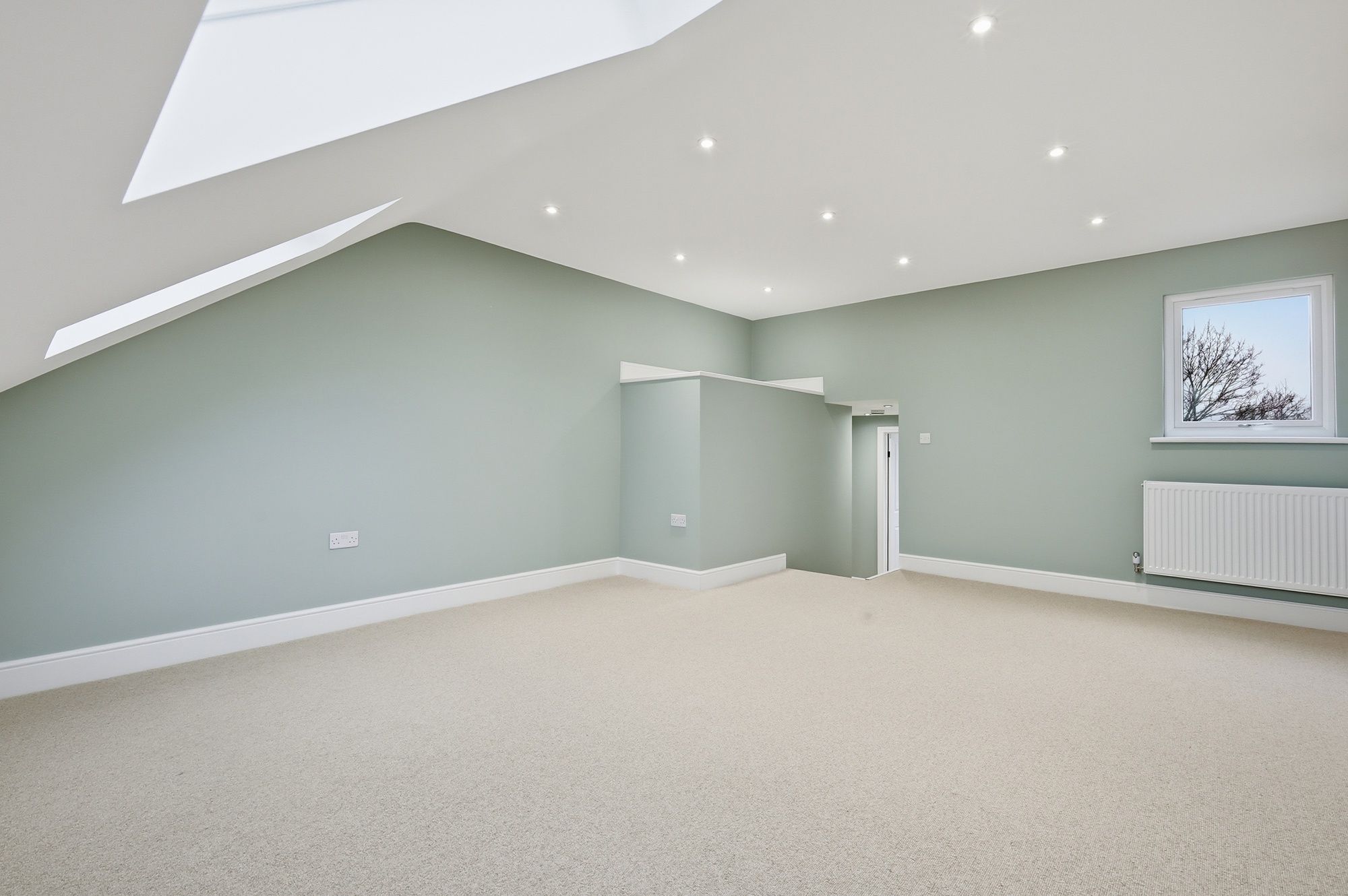 4 bed mid-terraced house for sale in St. Marys Road, Leyton, E10  - Property Image 35