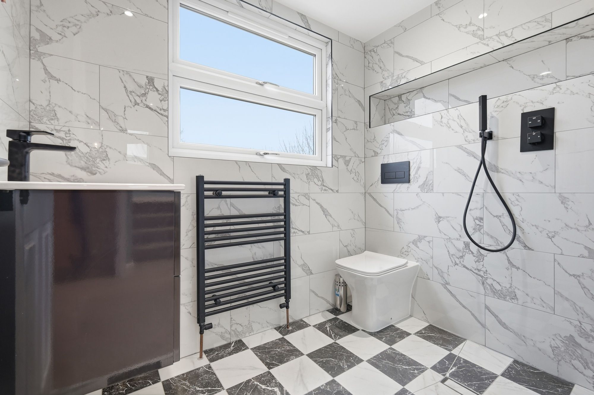 4 bed mid-terraced house for sale in St. Marys Road, Leyton, E10  - Property Image 38