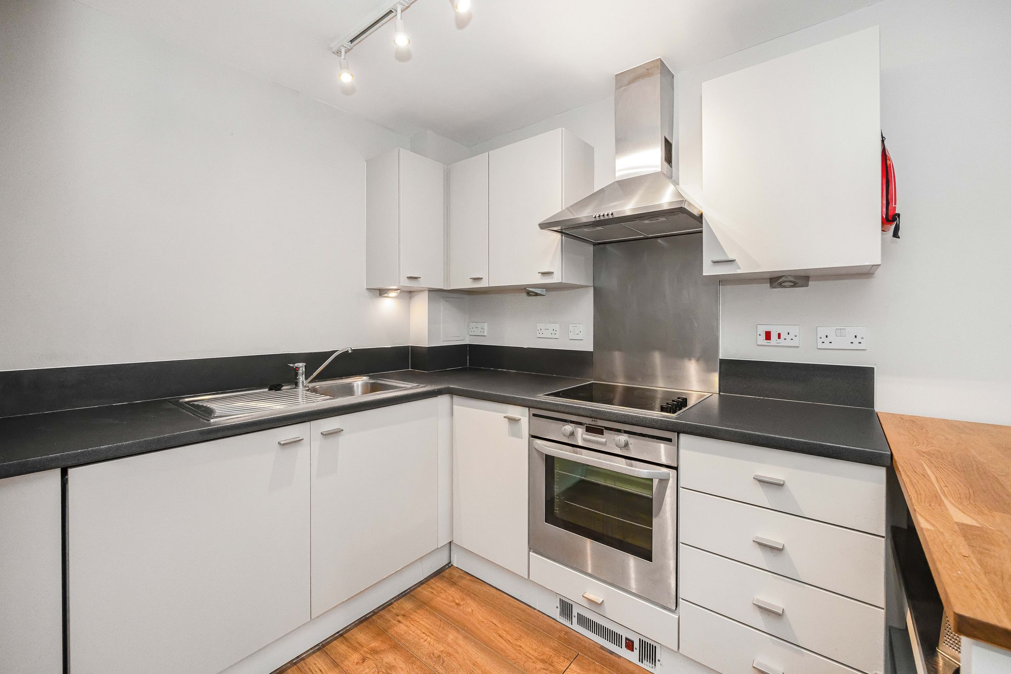 1 bed apartment for sale in Cunningham Court, Oliver Road, Leyton, E10  - Property Image 4