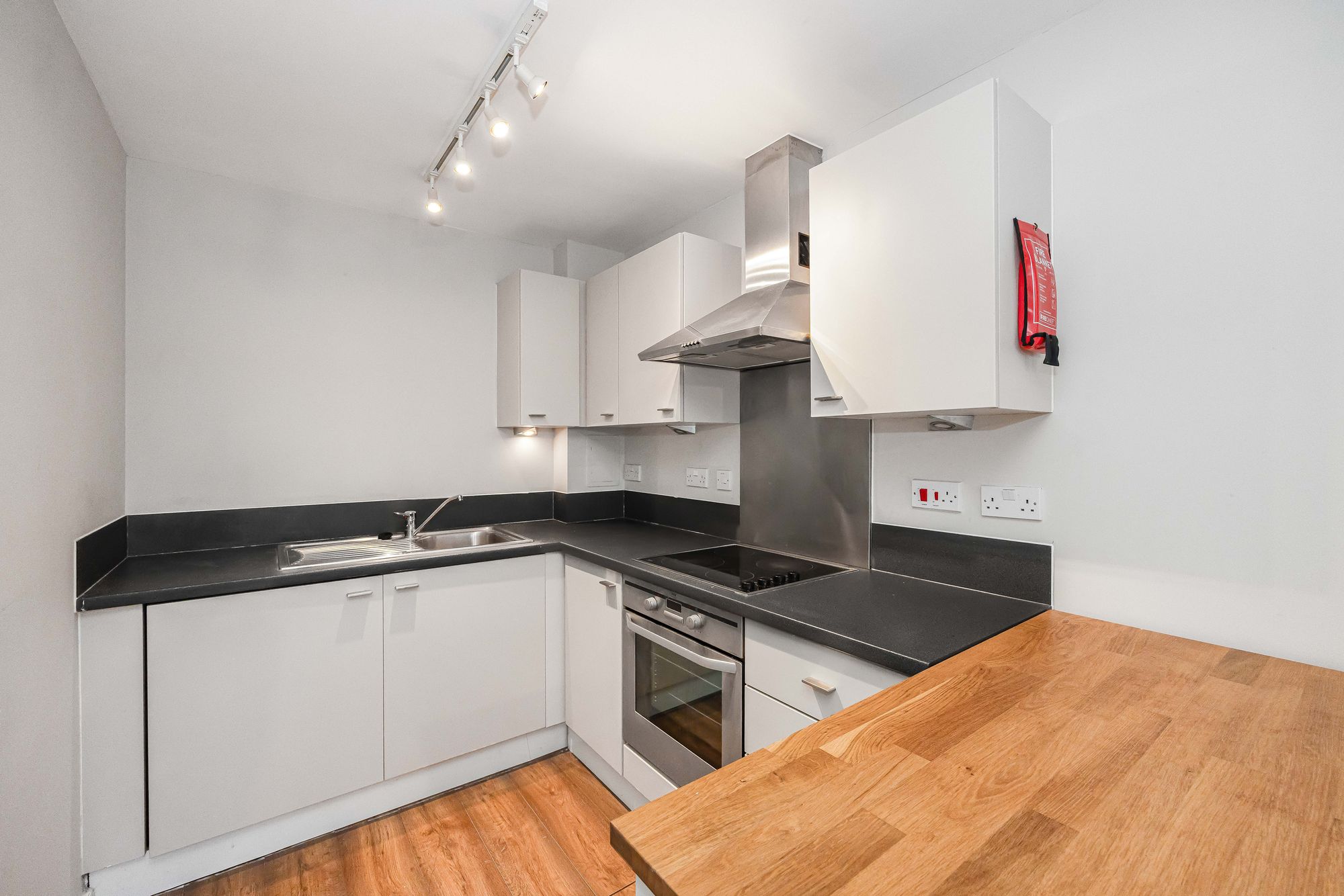 1 bed apartment for sale in Cunningham Court, Oliver Road, Leyton, E10  - Property Image 2