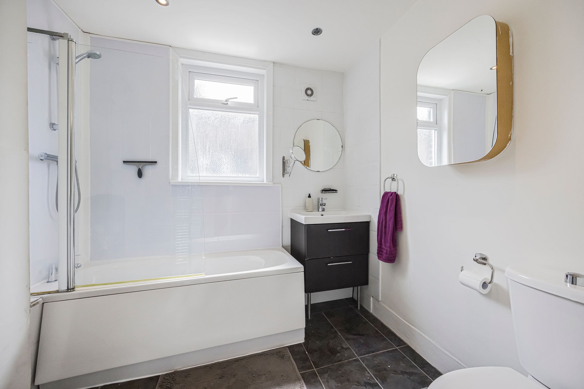 2 bed flat for sale in Francis Road, Leyton, E10  - Property Image 11