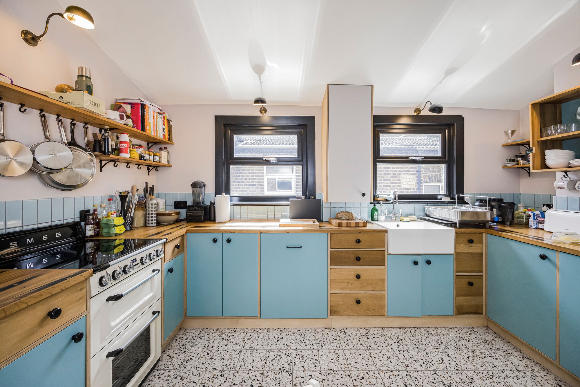 2 bed flat for sale in Francis Road, Leyton, E10  - Property Image 2