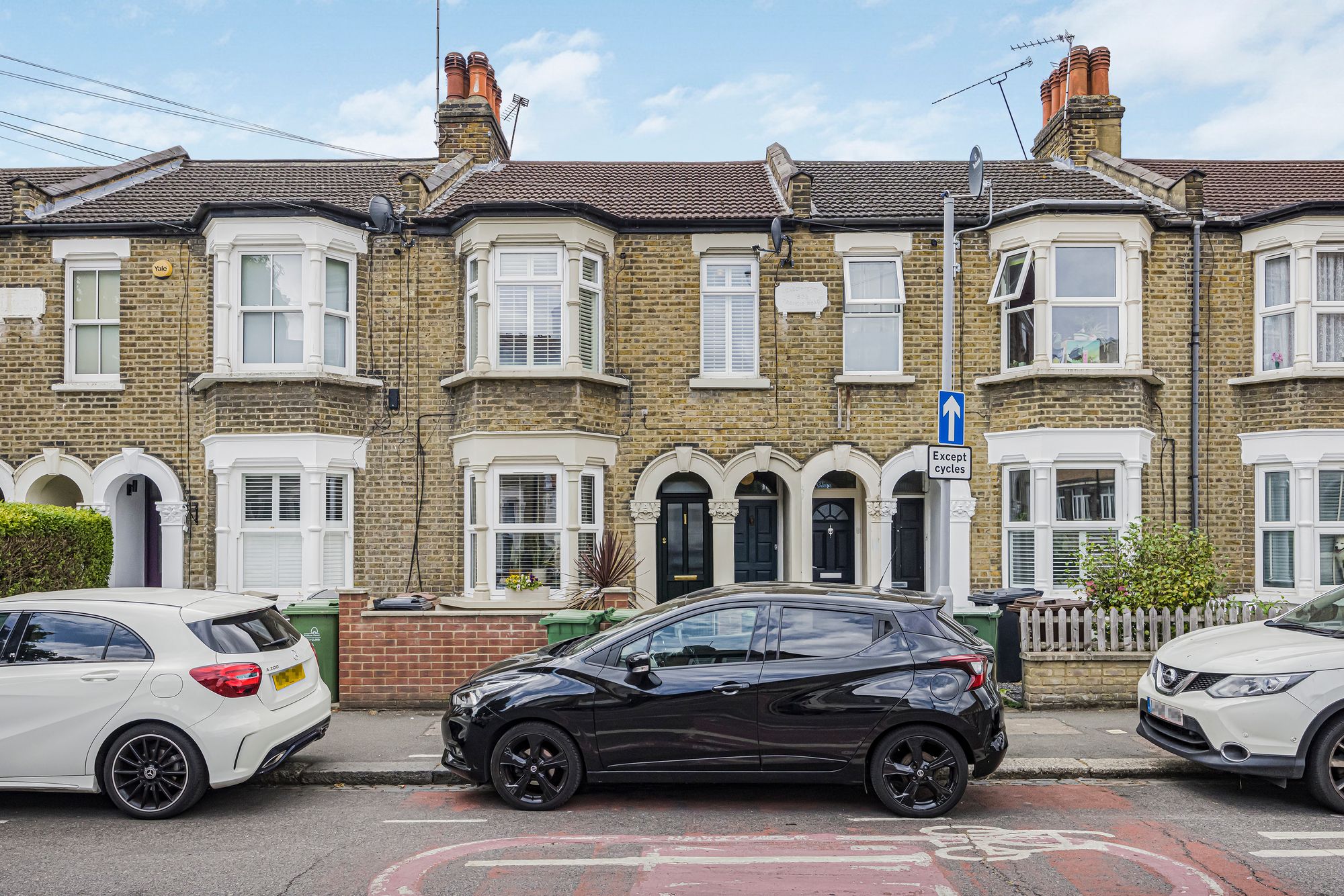 2 bed flat for sale in Francis Road, Leyton, E10 - Property Image 1