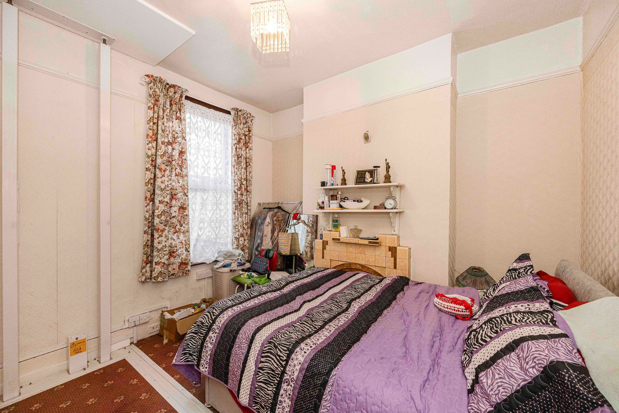 3 bed mid-terraced house for sale in Millais Road, Leytonstone, E11  - Property Image 12