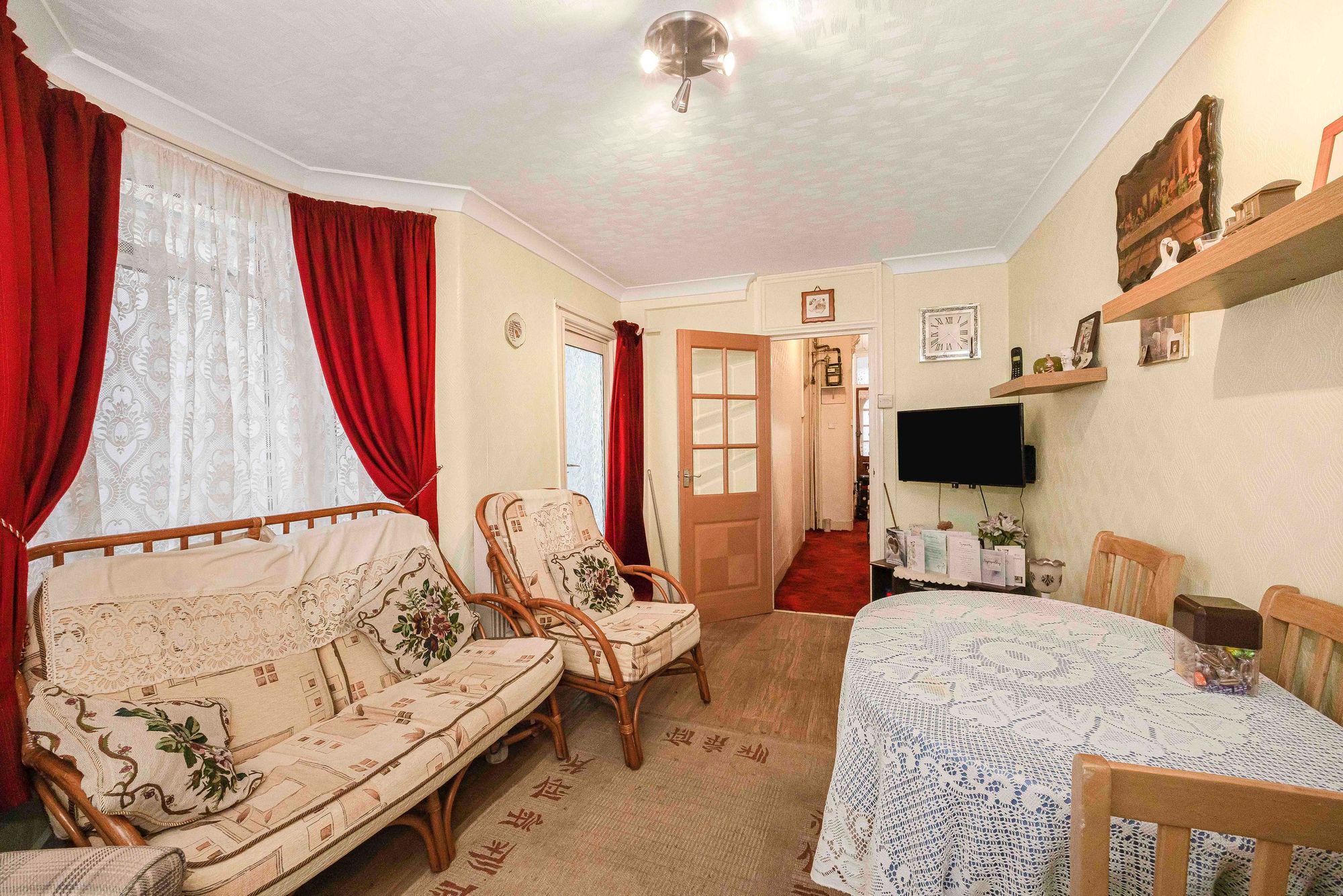 3 bed mid-terraced house for sale in Millais Road, Leytonstone, E11  - Property Image 7