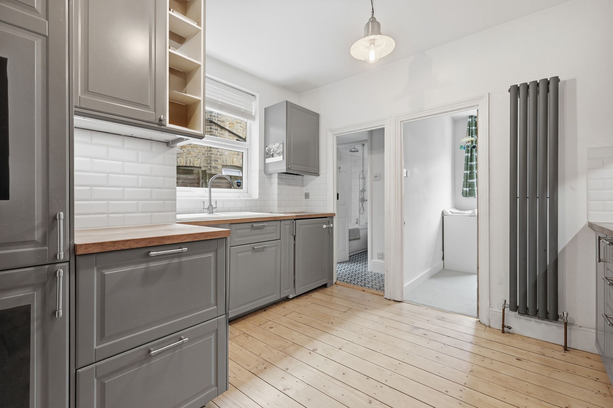 2 bed ground floor flat for sale in Murchison Road, Leyton, E10 9