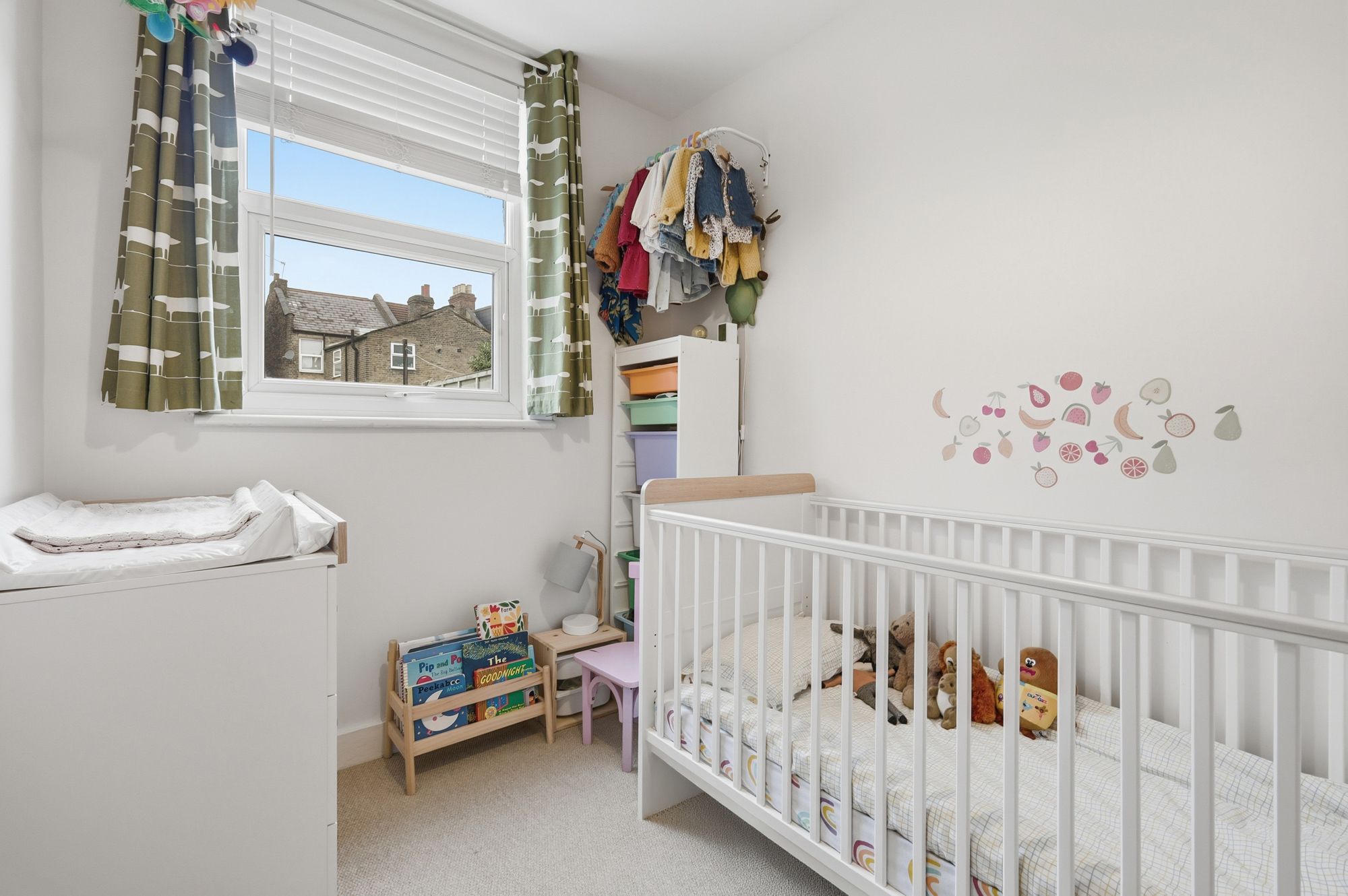 2 bed ground floor flat for sale in Murchison Road, Leyton, E10 11