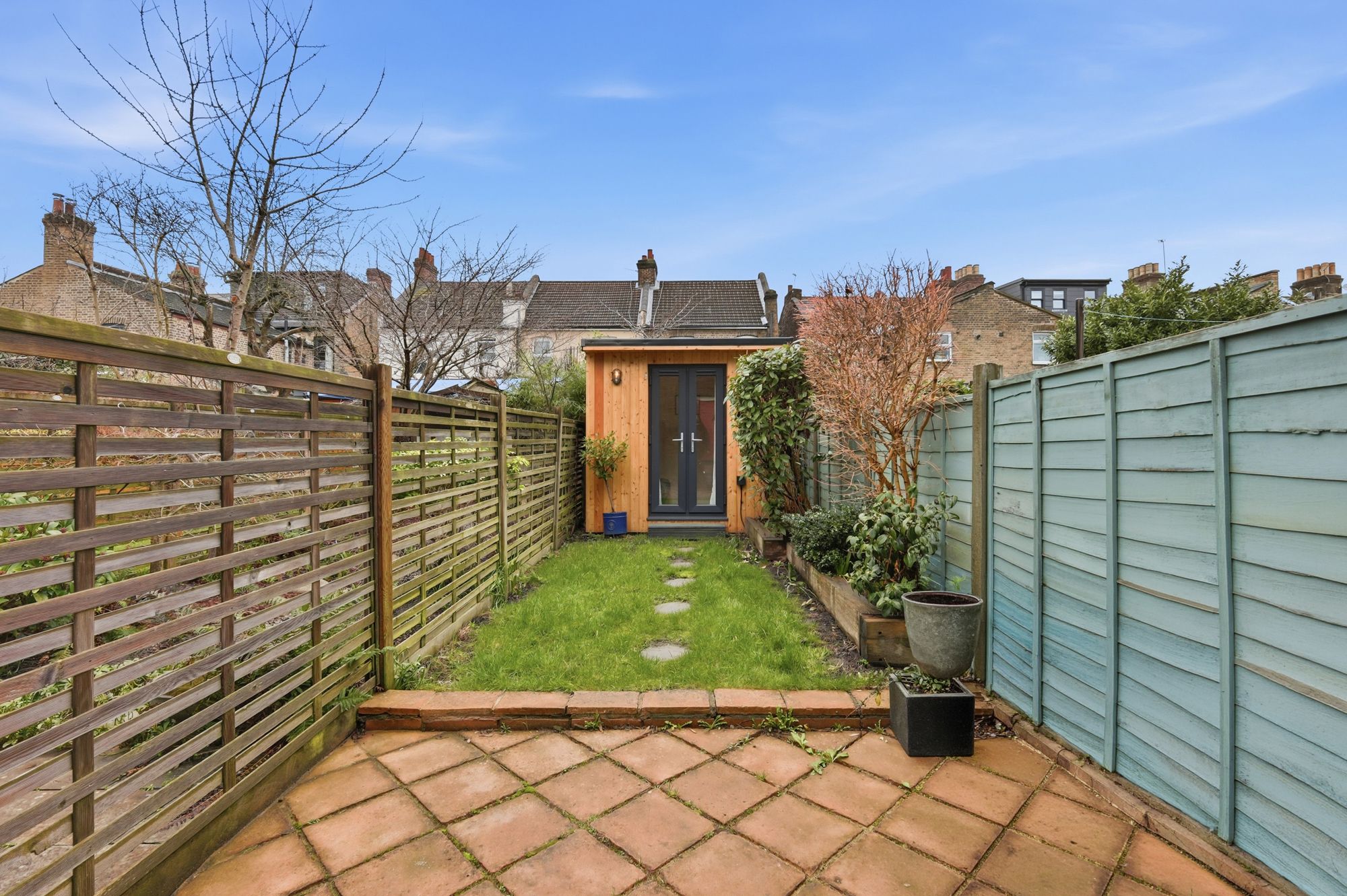 2 bed ground floor flat for sale in Murchison Road, Leyton, E10 3